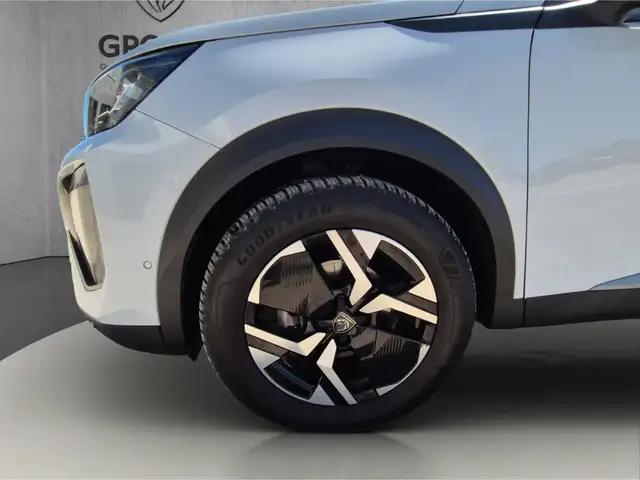 Peugeot 2008 view 11