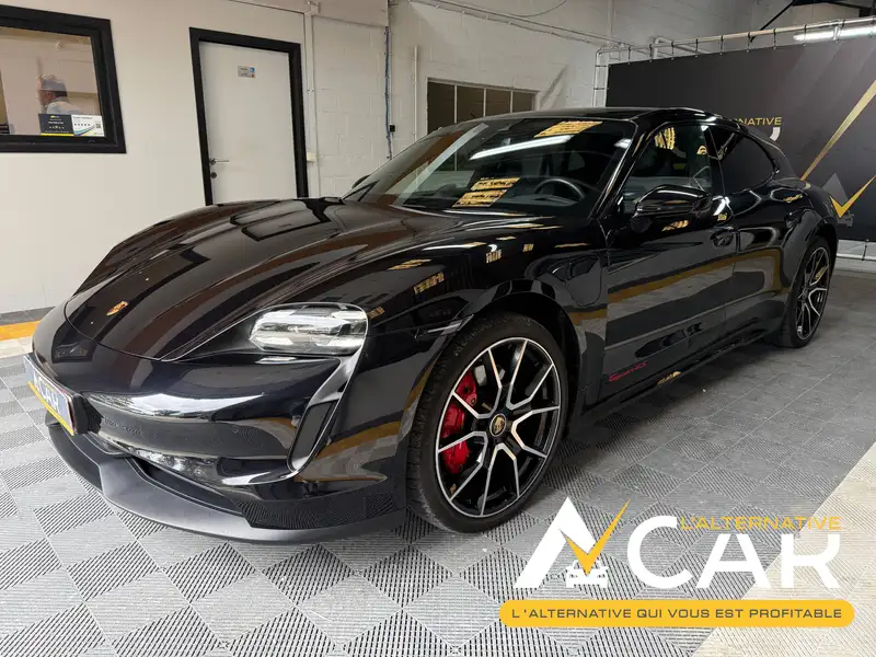 PORSCHE Taycan