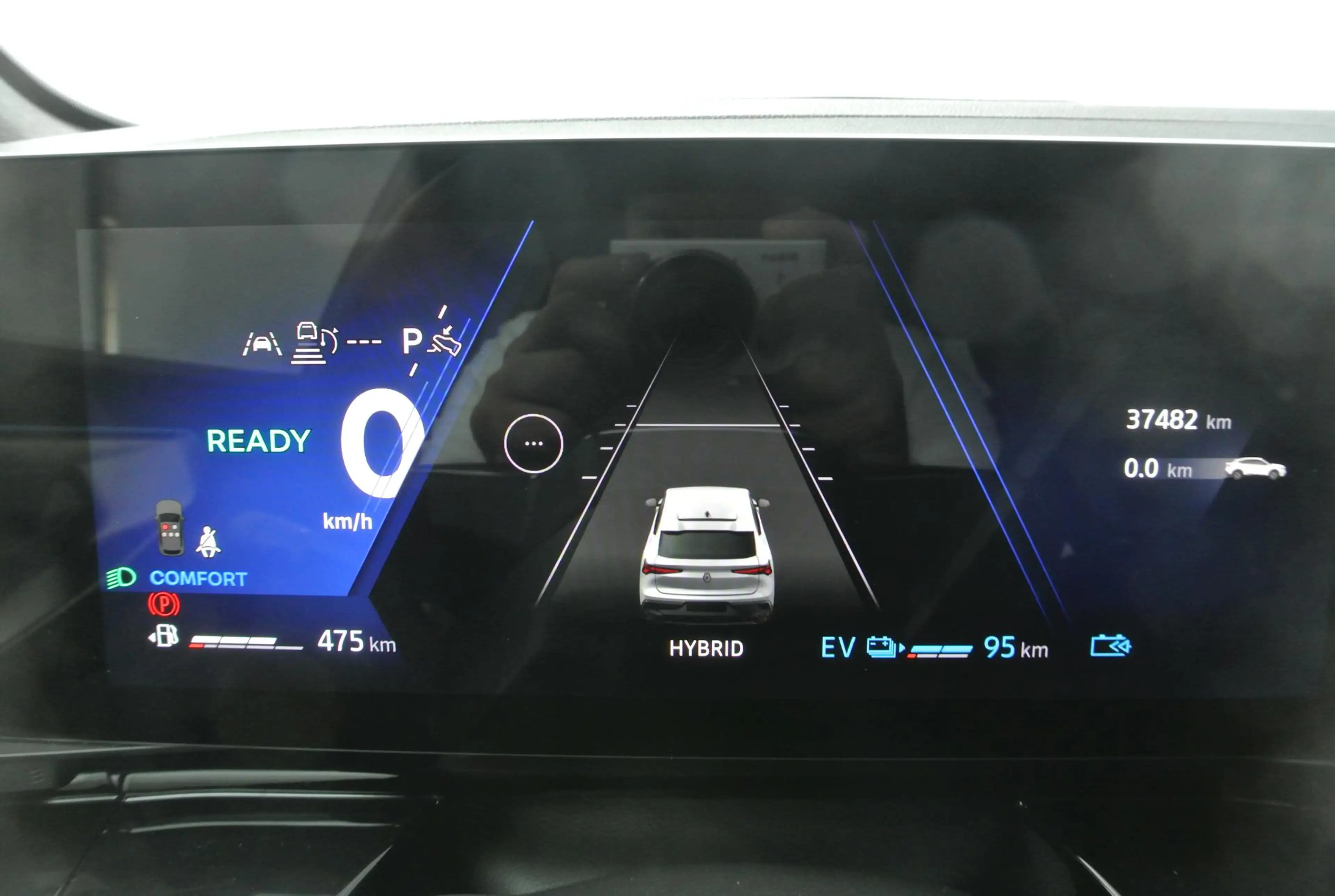 Renault Rafale 1.2 E-Tech 4x4 plug-in hybrid 300 atelier Alpine | — photo 4