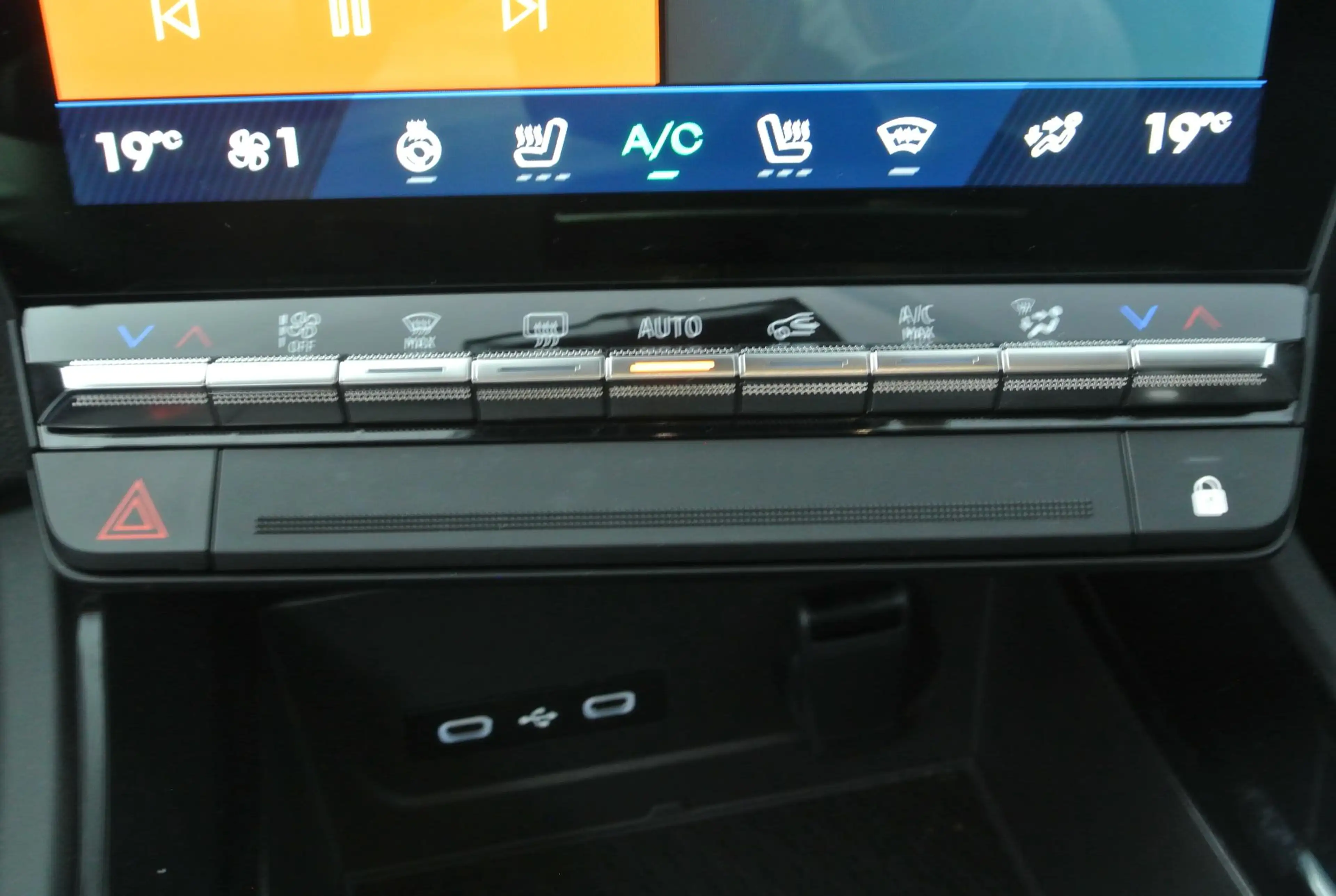 Renault Rafale 1.2 E-Tech 4x4 plug-in hybrid 300 atelier Alpine | — photo 32