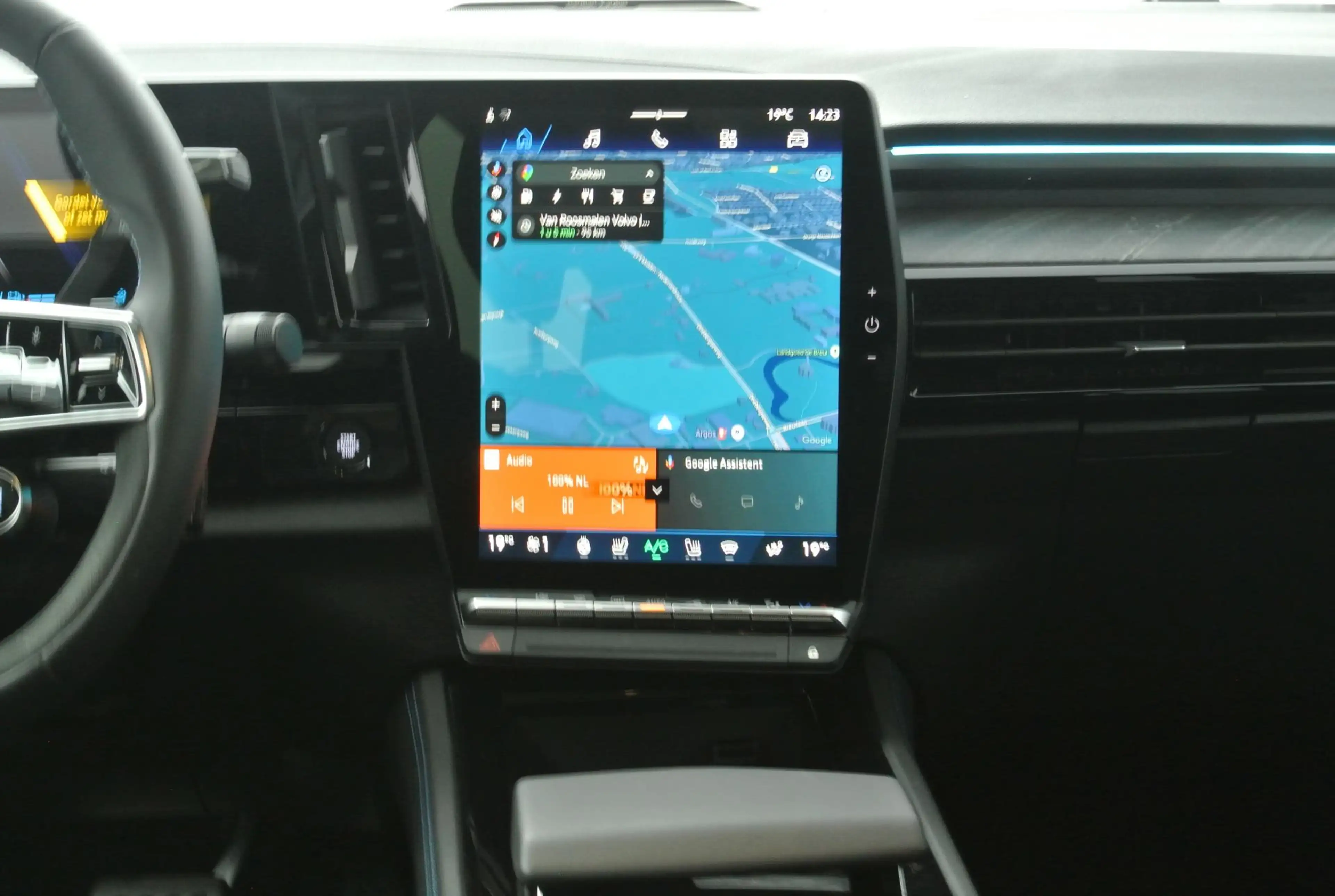 Renault Rafale 1.2 E-Tech 4x4 plug-in hybrid 300 atelier Alpine | — photo 28