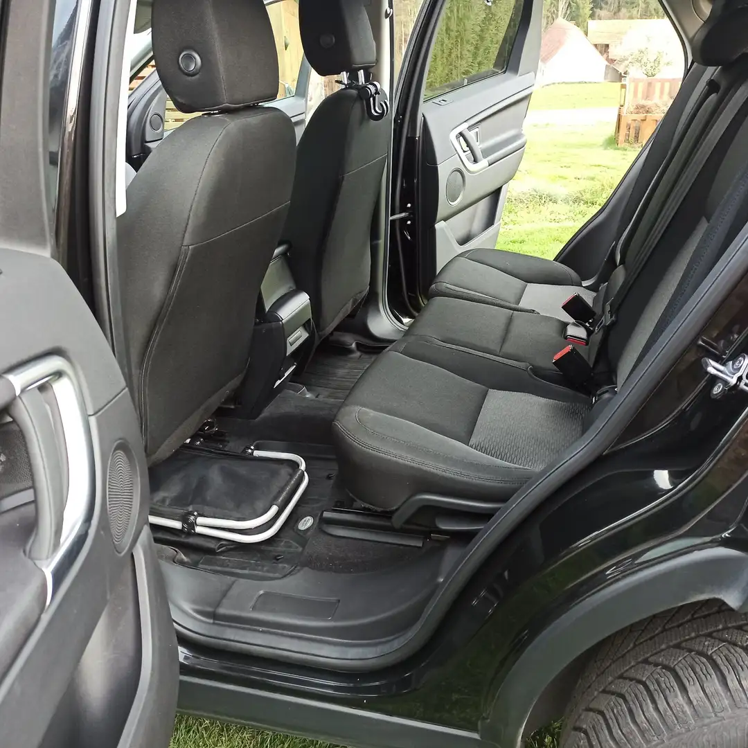 Land Rover Discovery Sport Discovery Sport 2,0 TD4 4WD SE Aut. SE Schwarz - 2