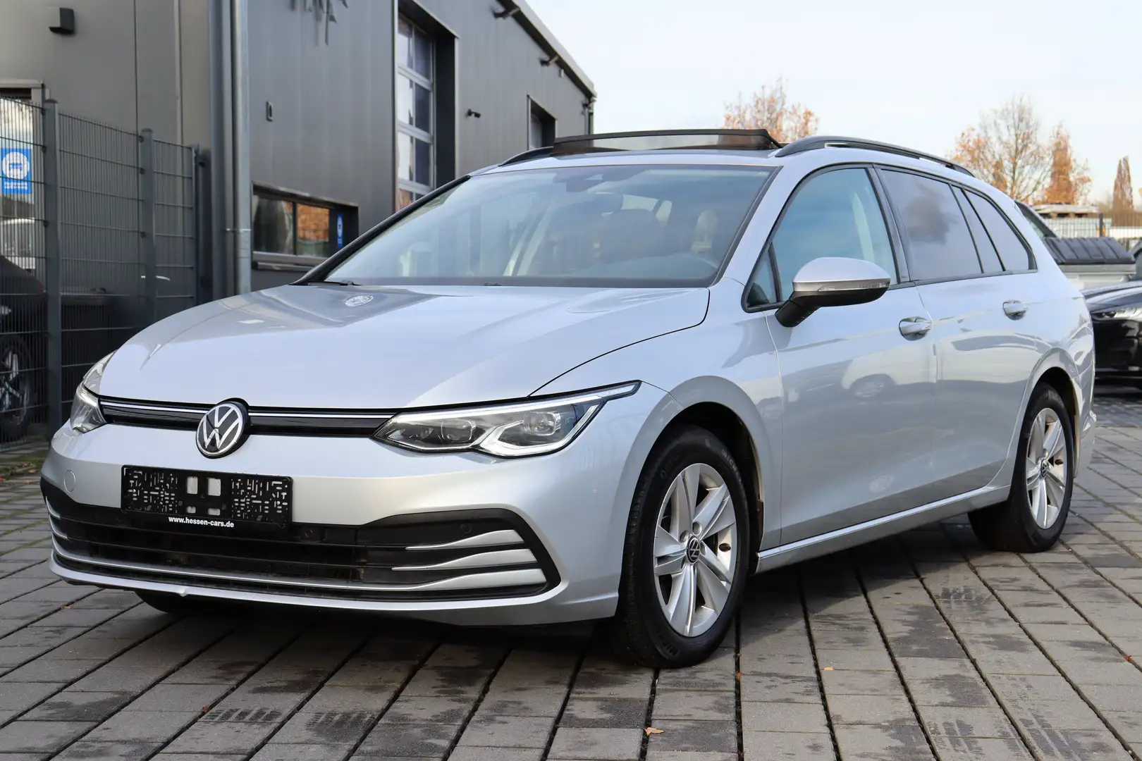 Volkswagen Golf Variant VIII 2.0 TDI SCR Life PANORAMA*Kamera*WR Plateado - 1