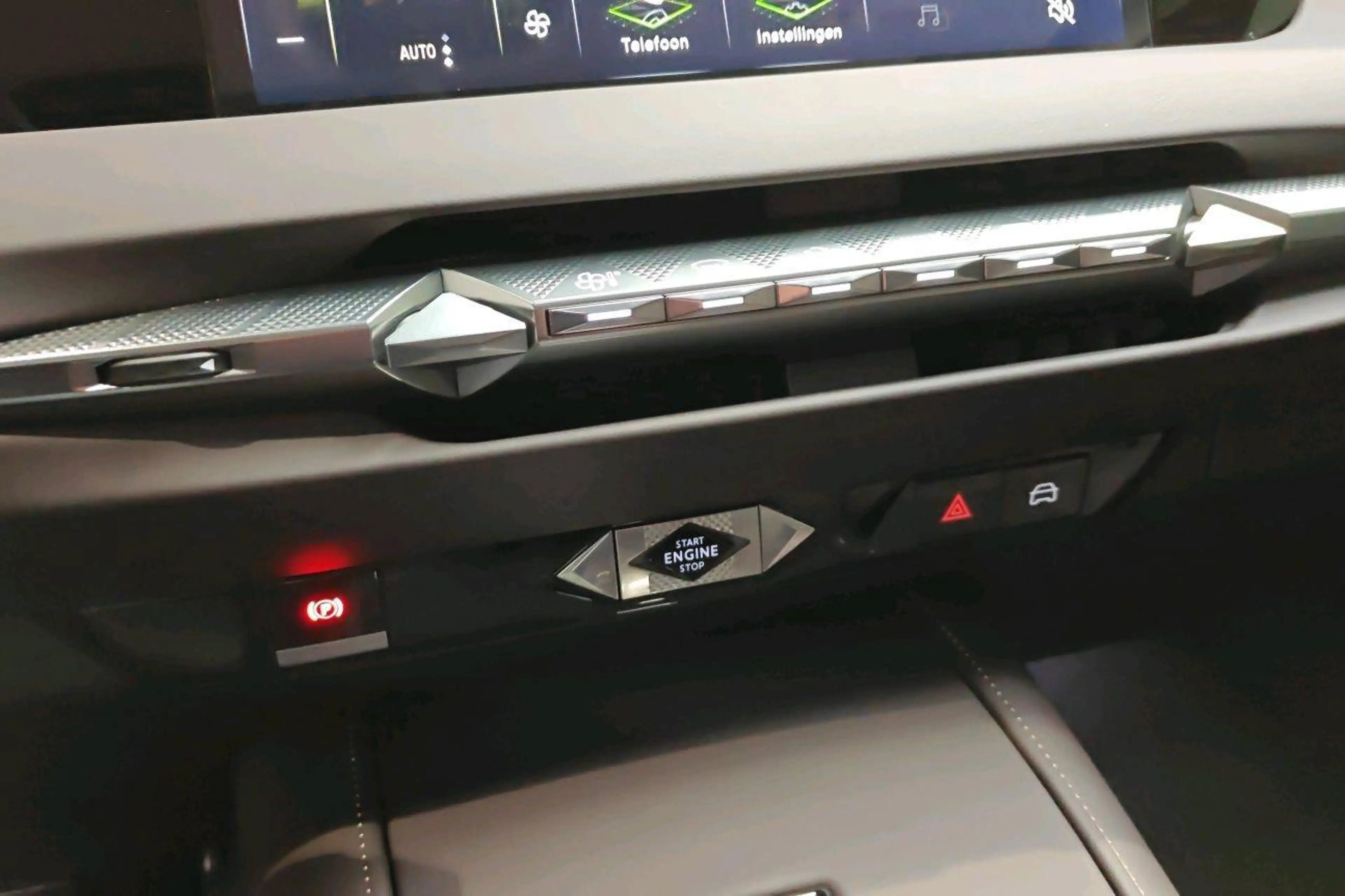 DS Automobiles DS 4 HYBRID 145 ETOILE NAPPA — photo 15