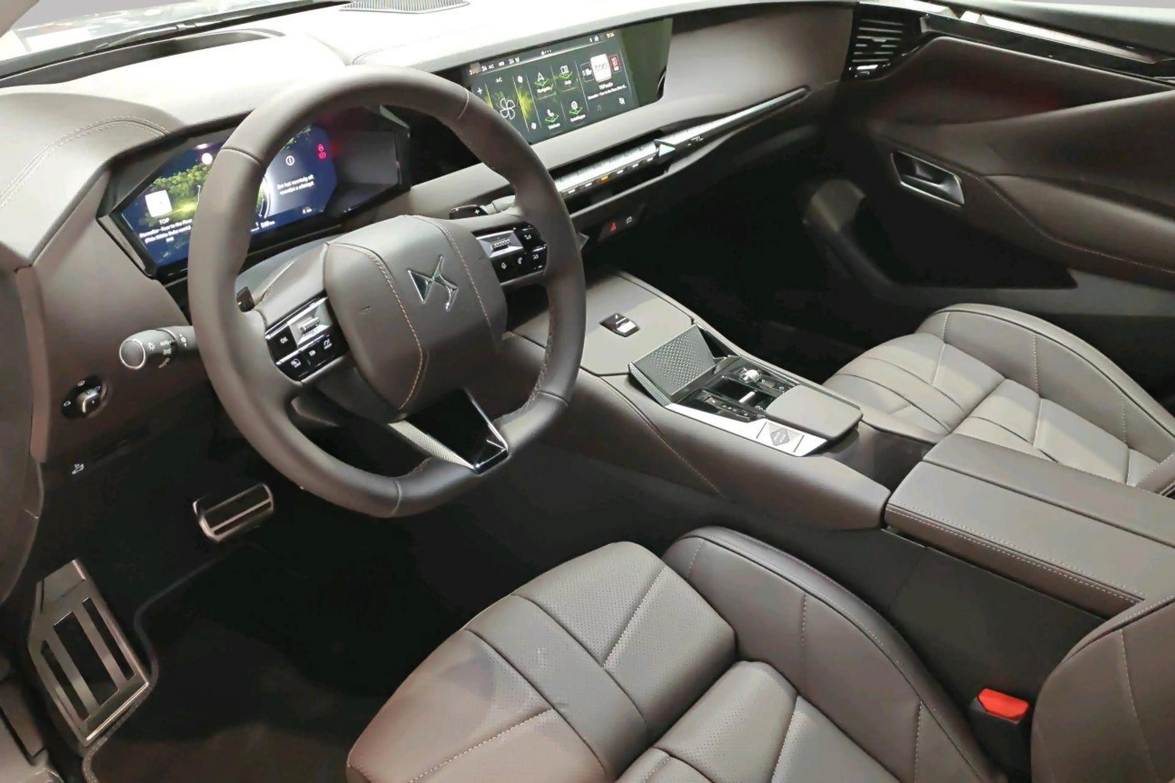 DS Automobiles DS 4 HYBRID 145 ETOILE NAPPA — photo 9