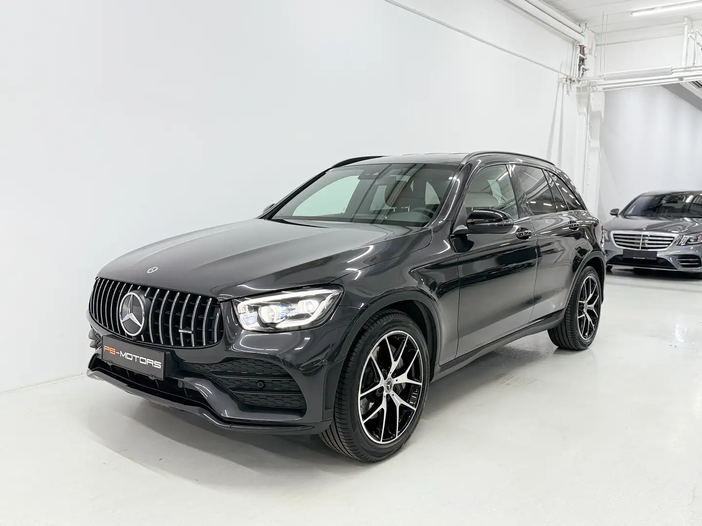 Mercedes-Benz GLC 220 d 4 Matic AMG-Line 20" Multibeam Burmester AHK RFK Grijs - 2
