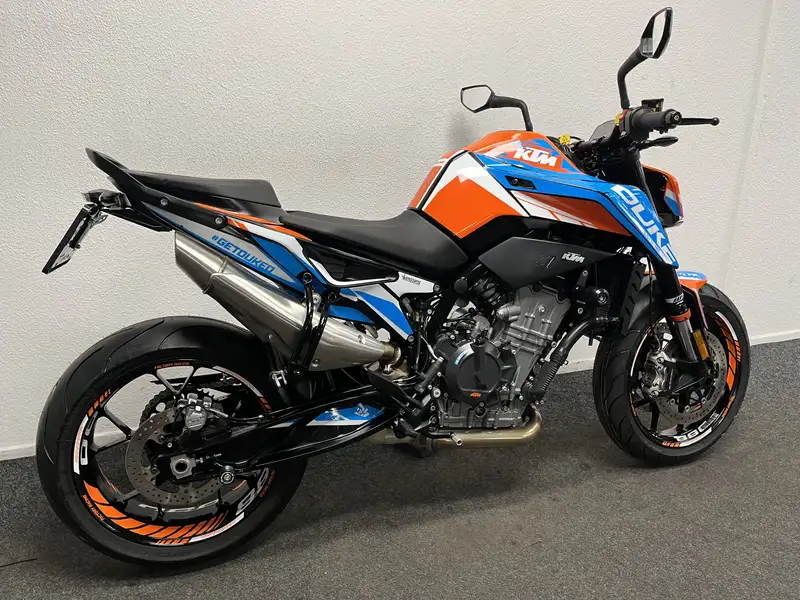 KTM 890 Duke - foto 4