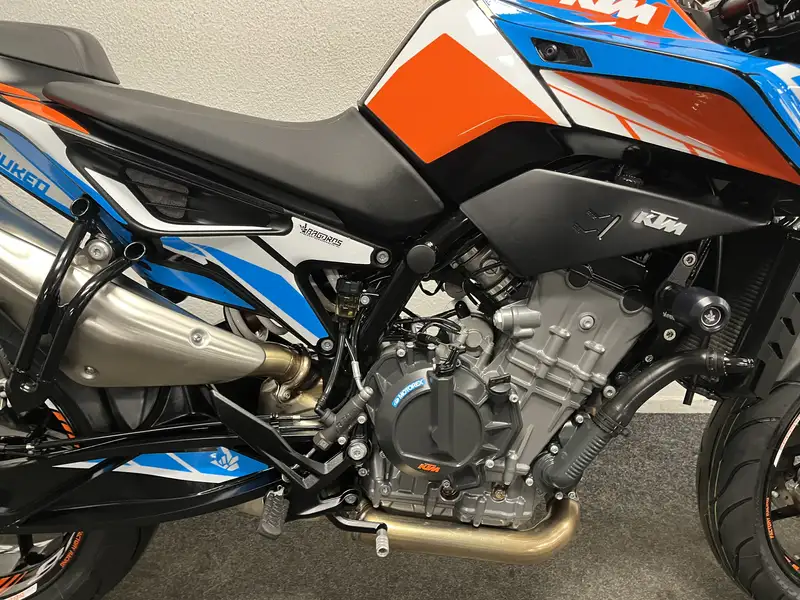 KTM 890 Duke - foto 5