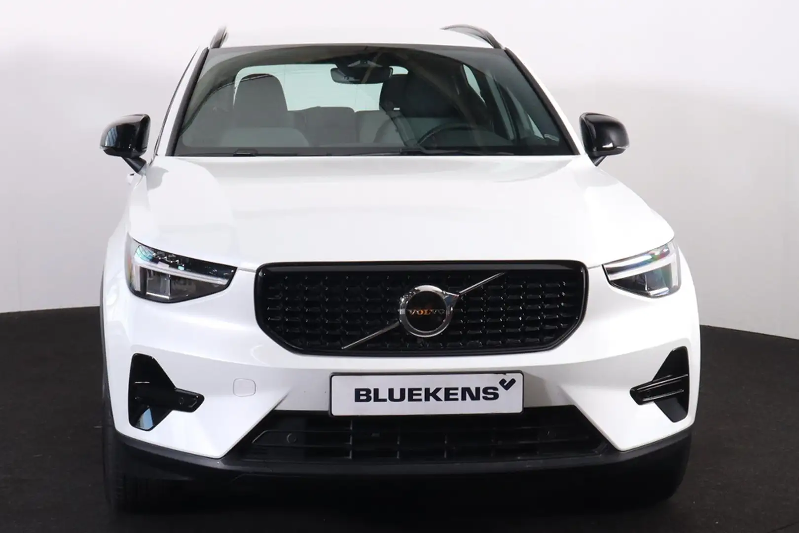 Volvo XC40 B4 Plus Dark - IntelliSafe Assist & Surround - Har Wit - 2