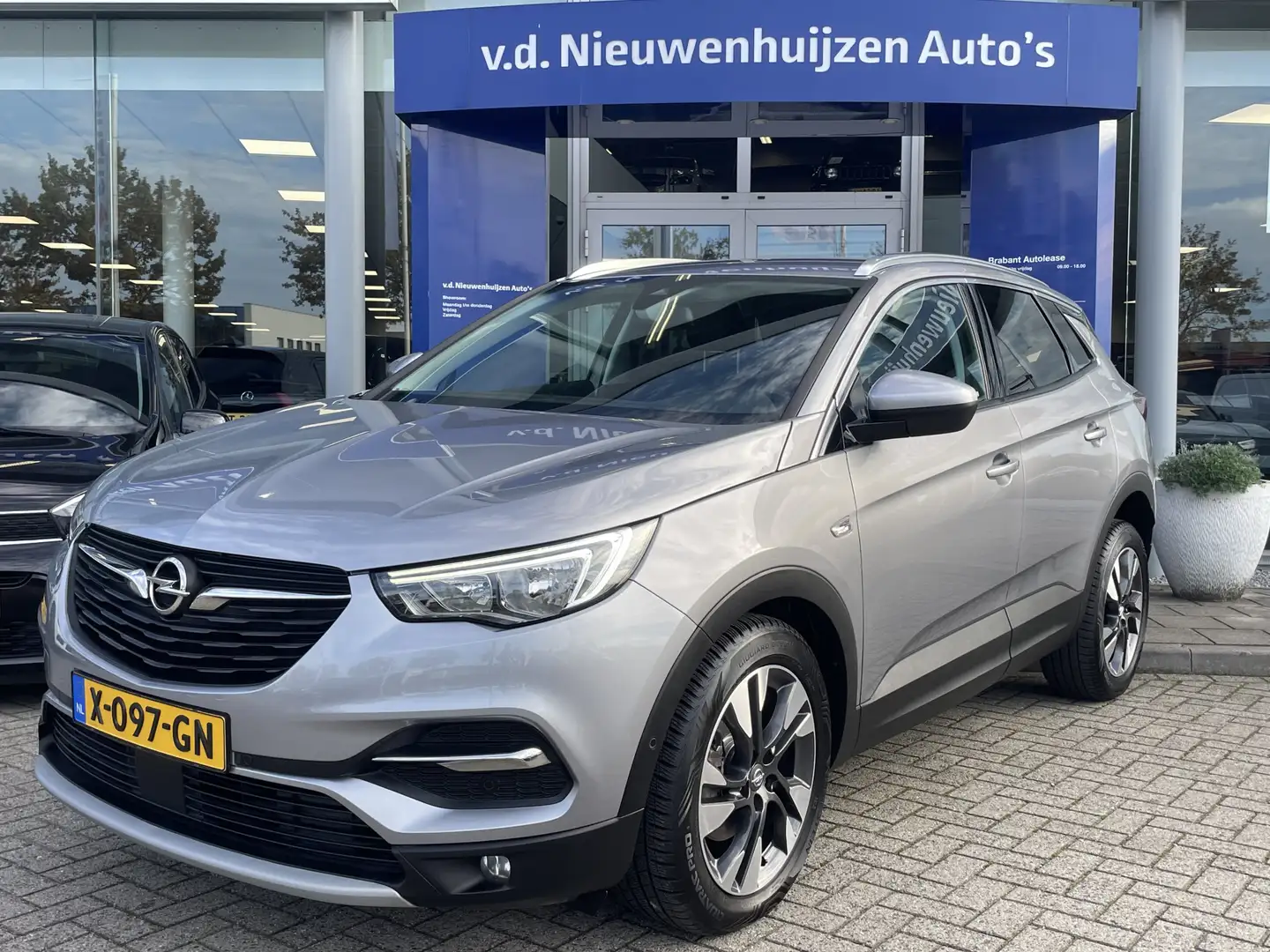 Opel Grandland X 1.2 Turbo Innovation | Achteruitrijcamera | Keyles Grijs - 1