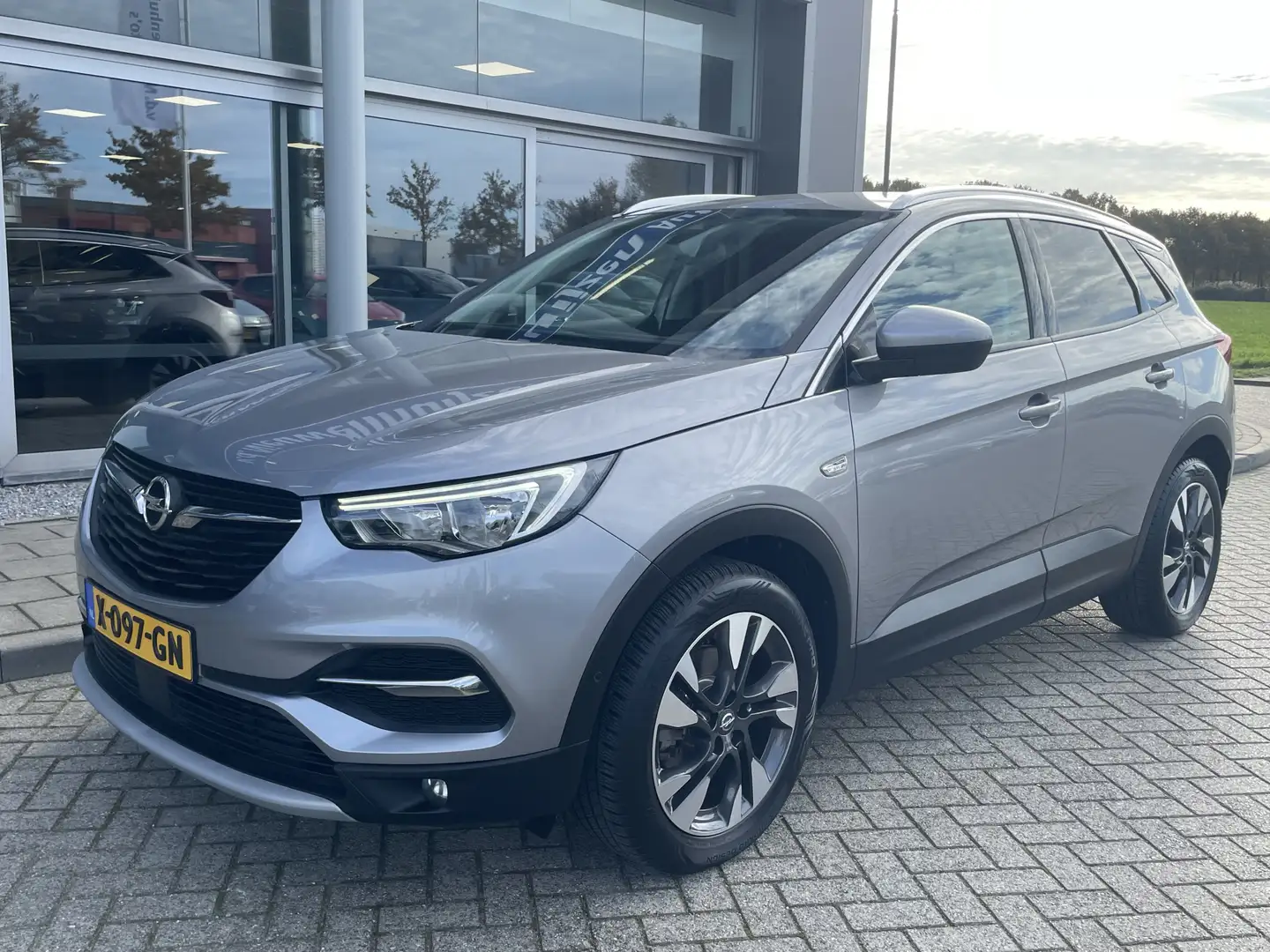 Opel Grandland X 1.2 Turbo Innovation | Achteruitrijcamera | Keyles Grijs - 2