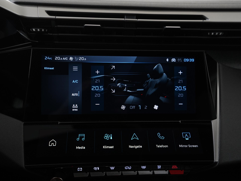 Peugeot 408 1.2 Hybrid 145 e-DCS6 Allure | Head-up display | C — photo 14