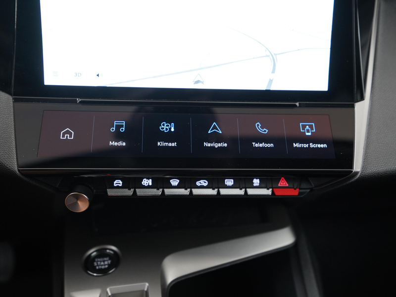 Peugeot 408 1.2 Hybrid 145 e-DCS6 Allure | Head-up display | C — photo 11