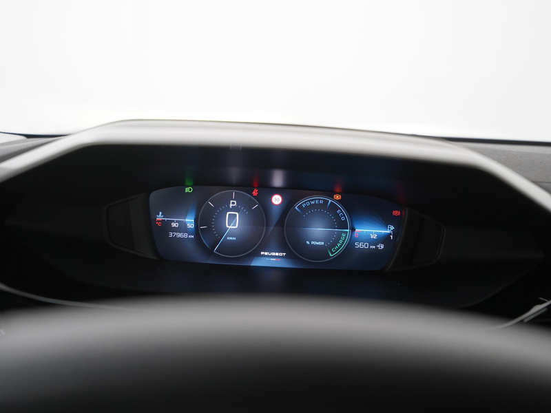 Peugeot 408 1.2 Hybrid 145 e-DCS6 Allure | Head-up display | C — photo 8