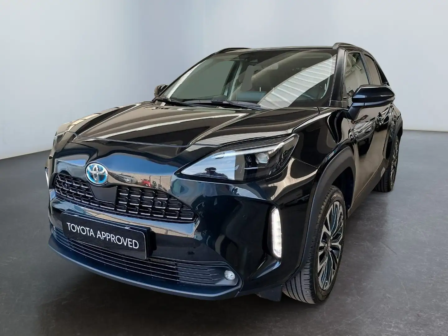 Toyota Yaris Cross 1.5 Hybrid 5p. E-CVT AWD-i Lounge Schwarz - 1