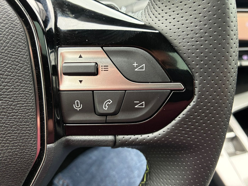 Peugeot 408 Plug-in Hybrid 225 ACC+LED+Navi+SD — photo 13
