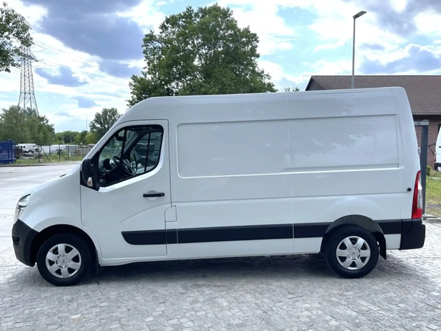 Nissan NV400 2.3 dCi L2H2 3.5t 1Hand*Klima*AHK Wit - 2