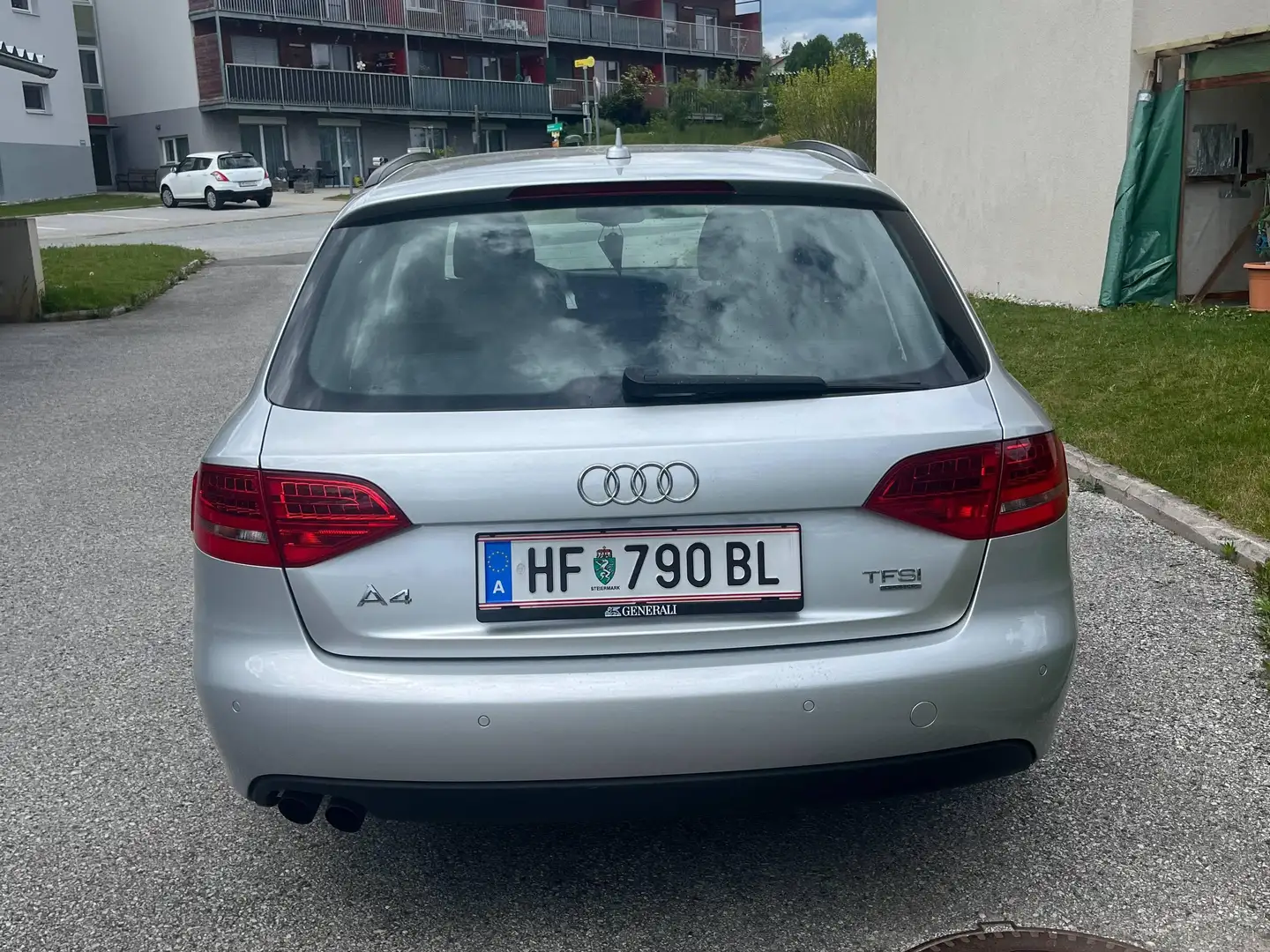 Audi A4 A4 Avant 1,8 TFSI quattro Silber - 2