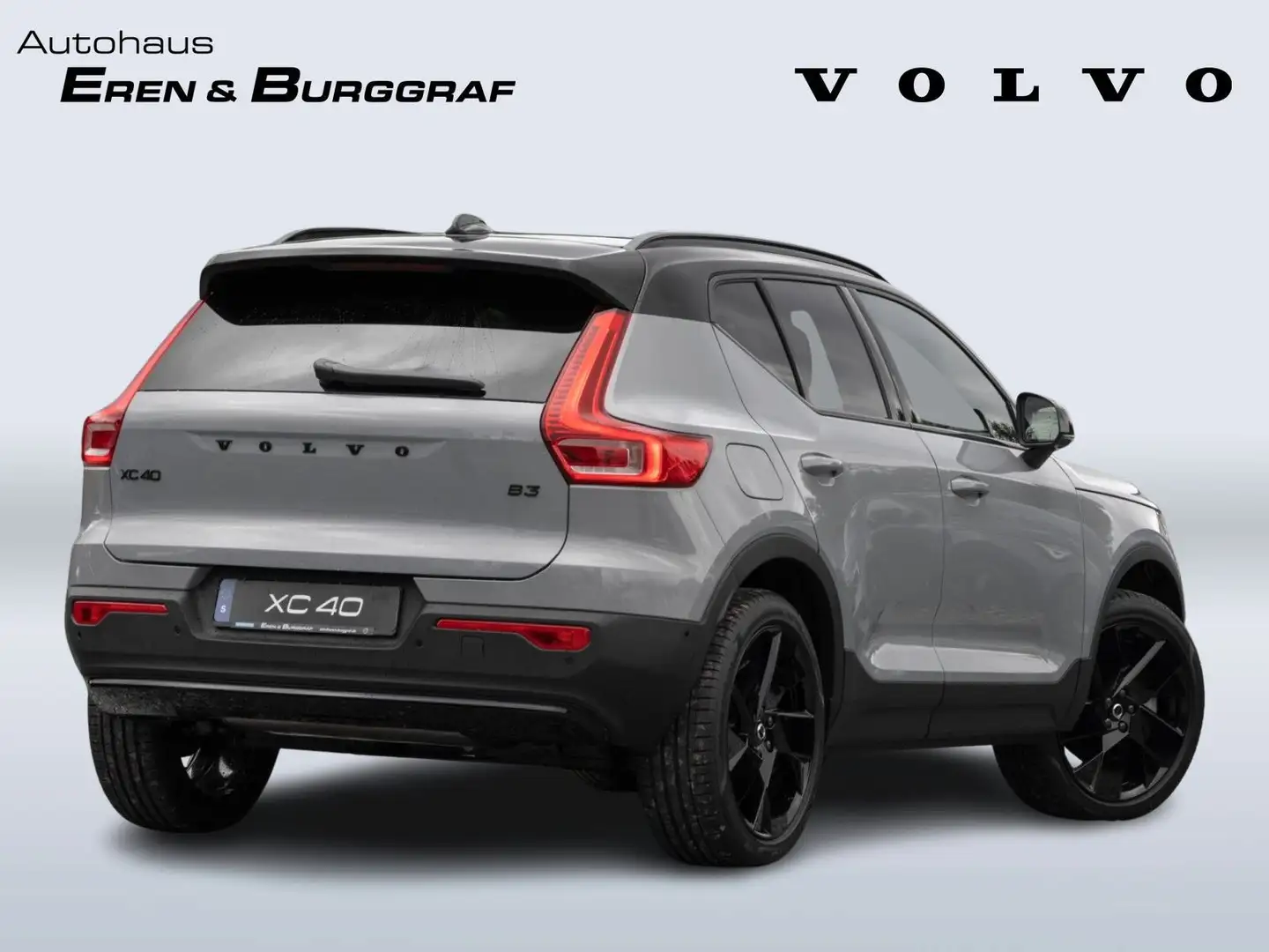 Volvo XC40 Plus Black Edition Gris - 2