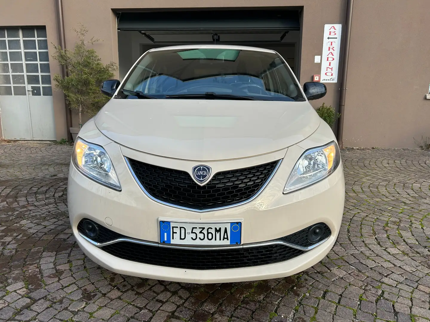 Lancia Ypsilon Ypsilon III 2016 1.2 Gold 69cv my16 Beige - 1