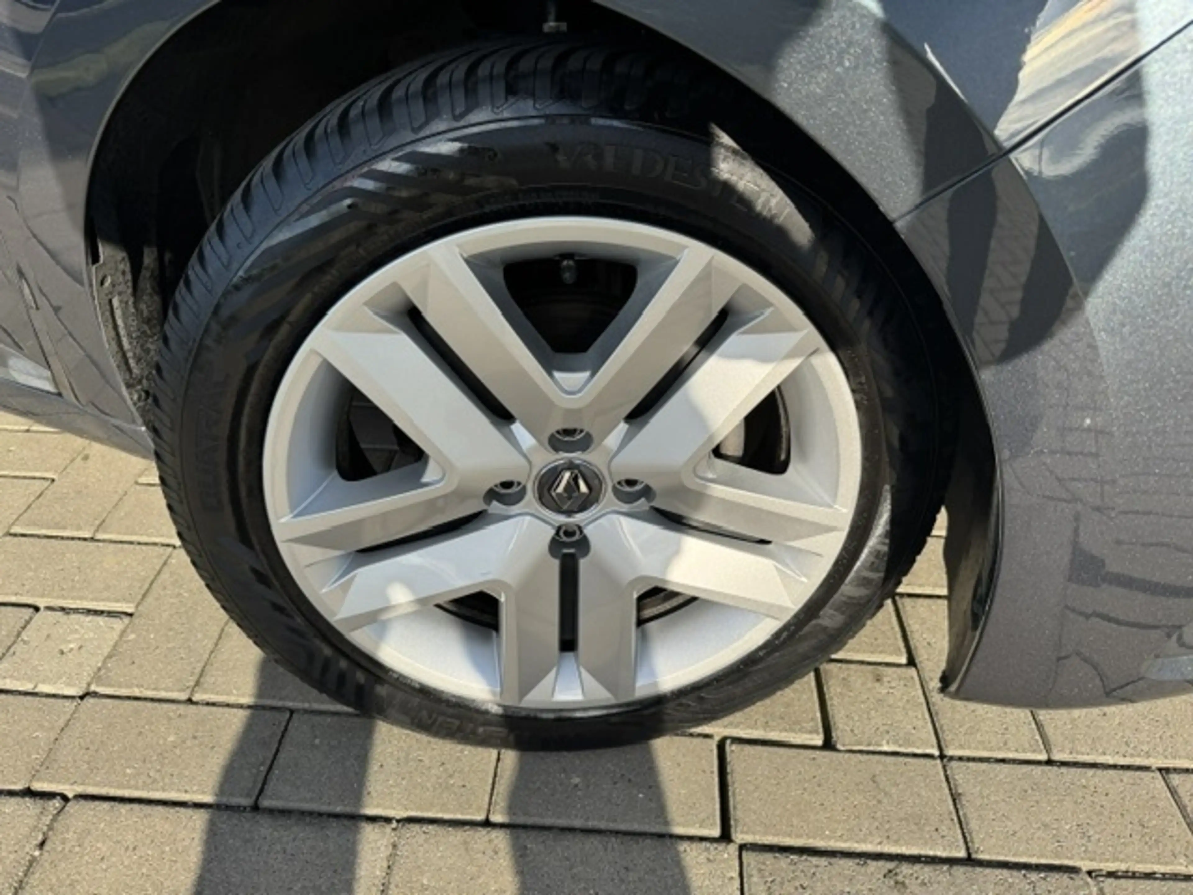 Renault Clio VERWACHT! 1.0 TCe 90 TECHNO + APPLE/ANDROID/ECC/CR — photo 24