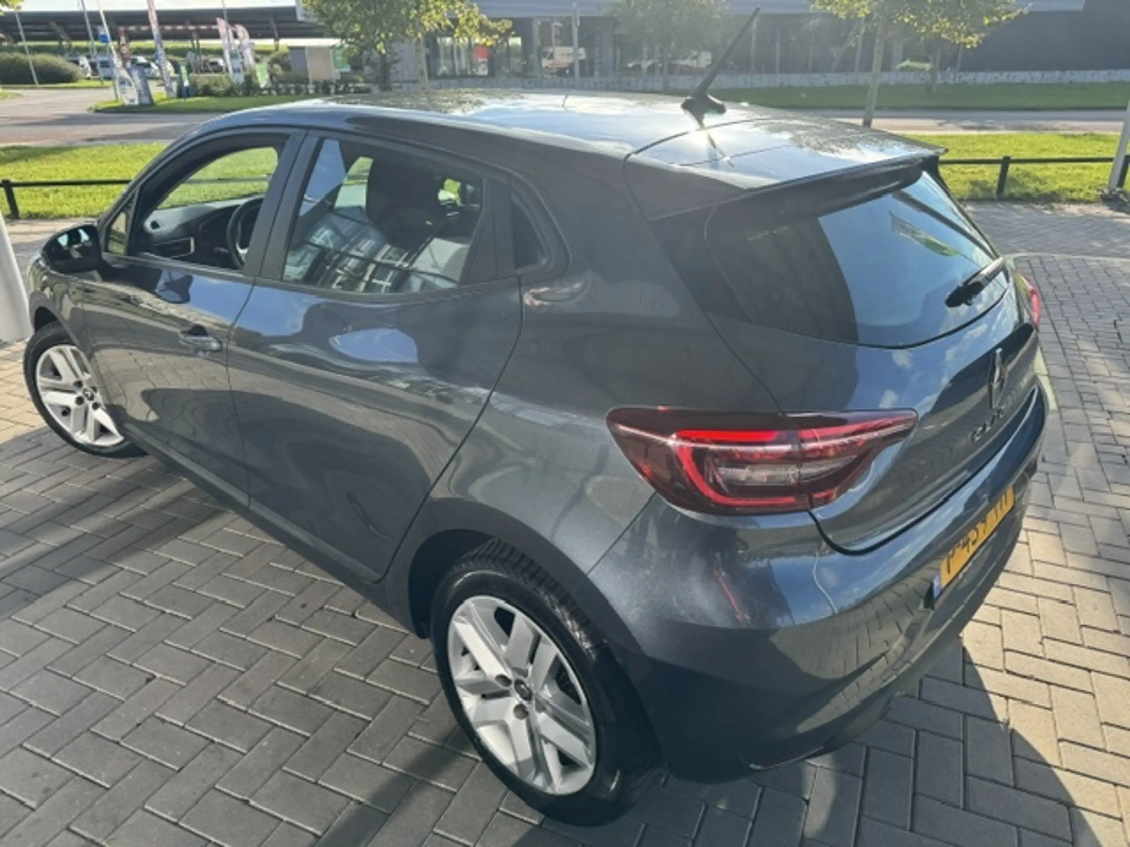 Renault Clio VERWACHT! 1.0 TCe 90 TECHNO + APPLE/ANDROID/ECC/CR — photo 2