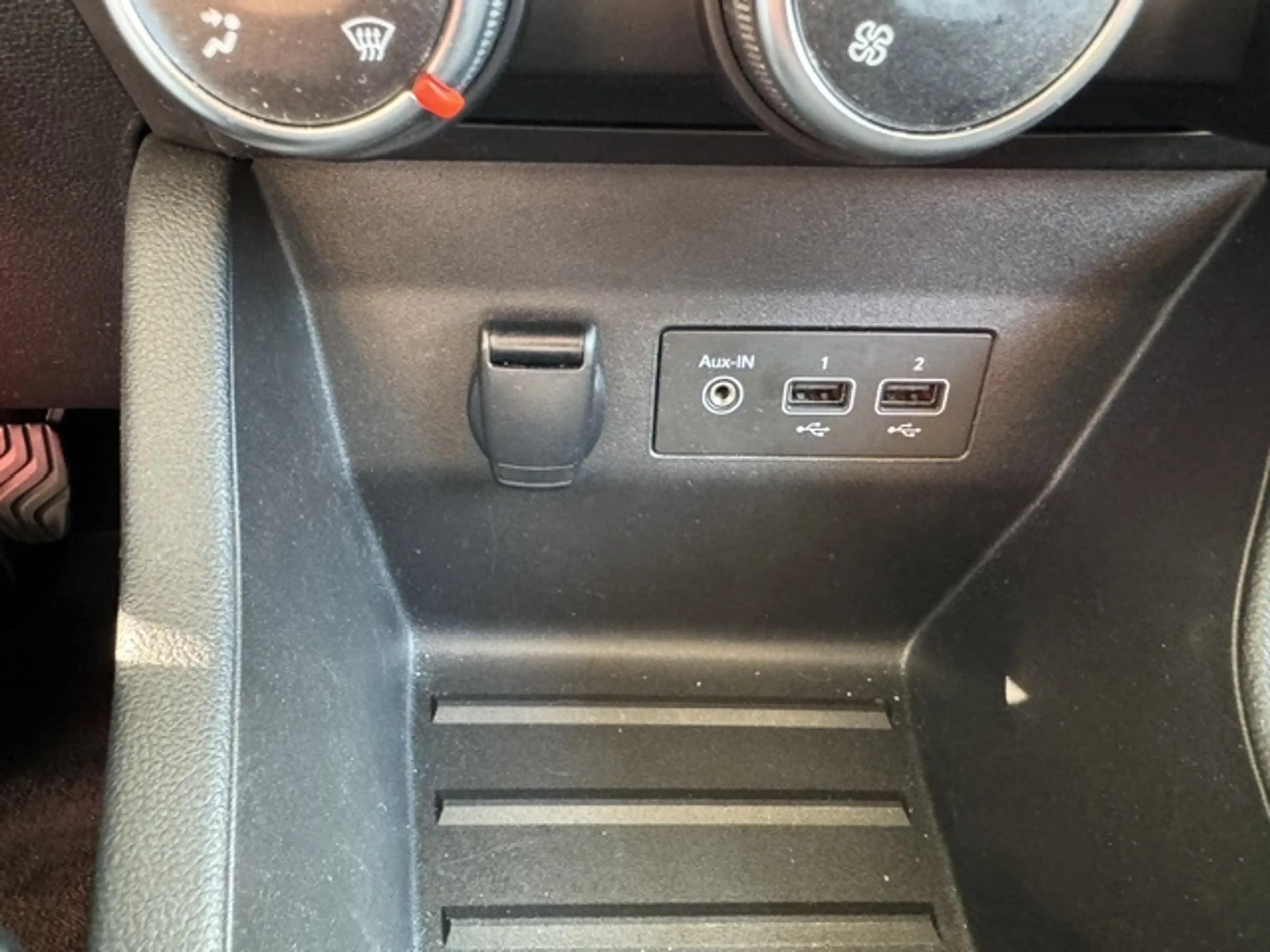 Renault Clio VERWACHT! 1.0 TCe 90 TECHNO + APPLE/ANDROID/ECC/CR — photo 17