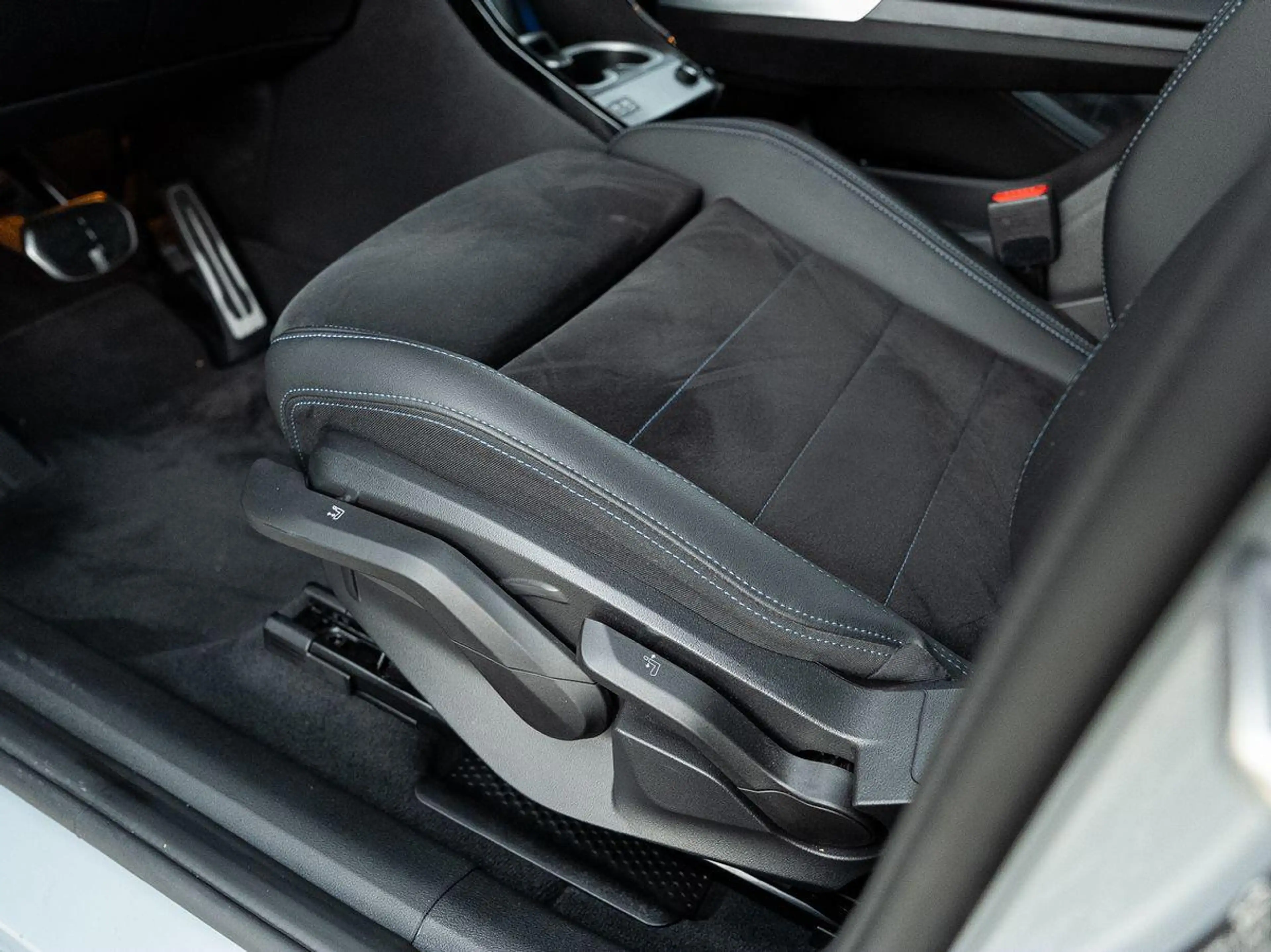 BMW X2 sDrive20i M-SportPRO 19 PANO KoZg AdLED RFK — photo 13