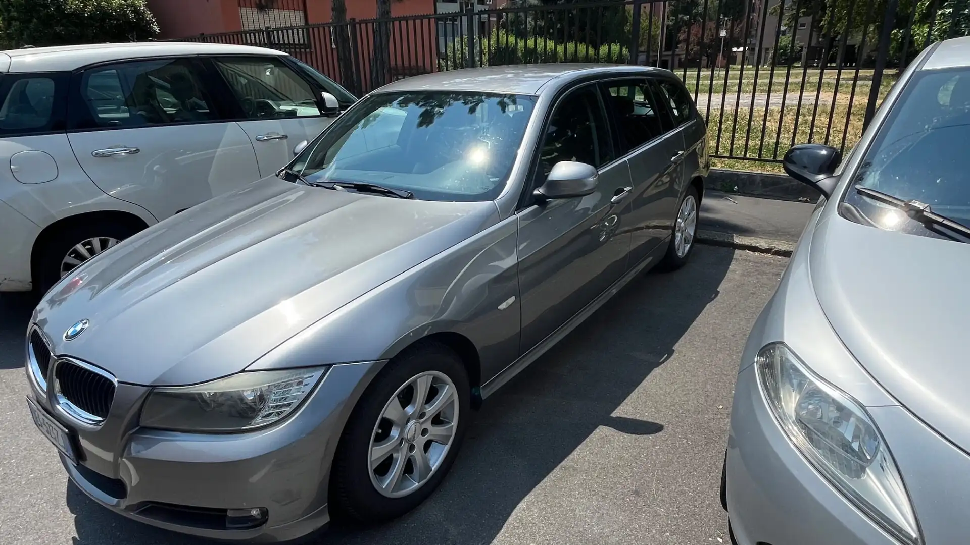 BMW 318 318i cat Touring Attiva Blu/Azzurro - 2