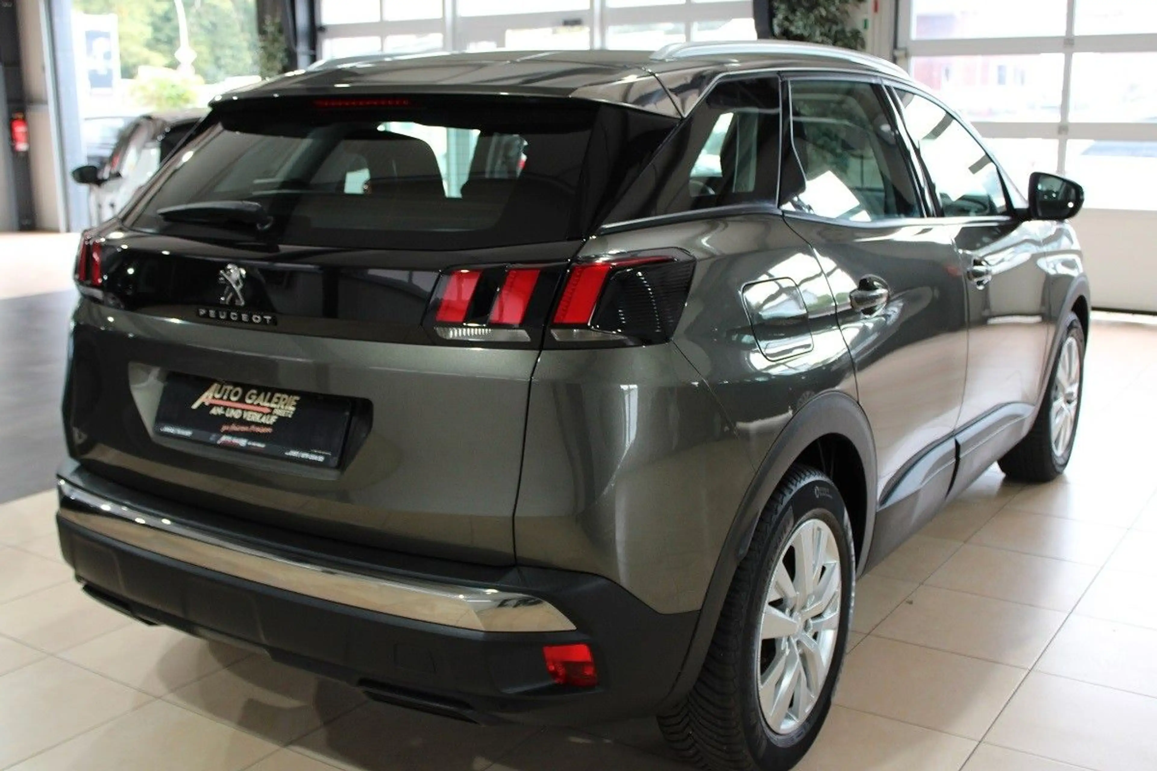 Peugeot 3008 Active 1,5 HDi*Automatik*1.Hand.Tüv NEU*EU6 — photo 3