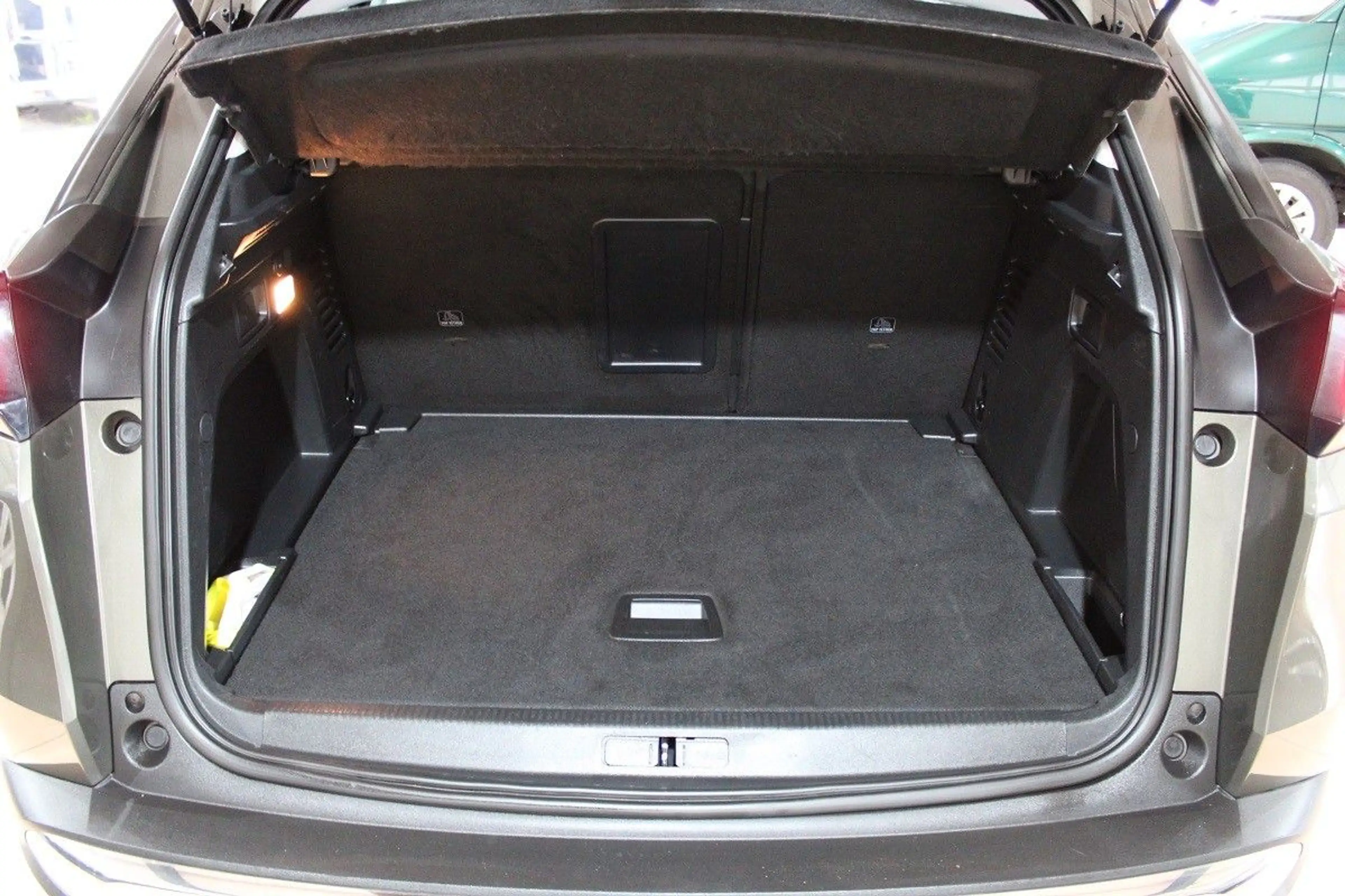 Peugeot 3008 Active 1,5 HDi*Automatik*1.Hand.Tüv NEU*EU6 — photo 14