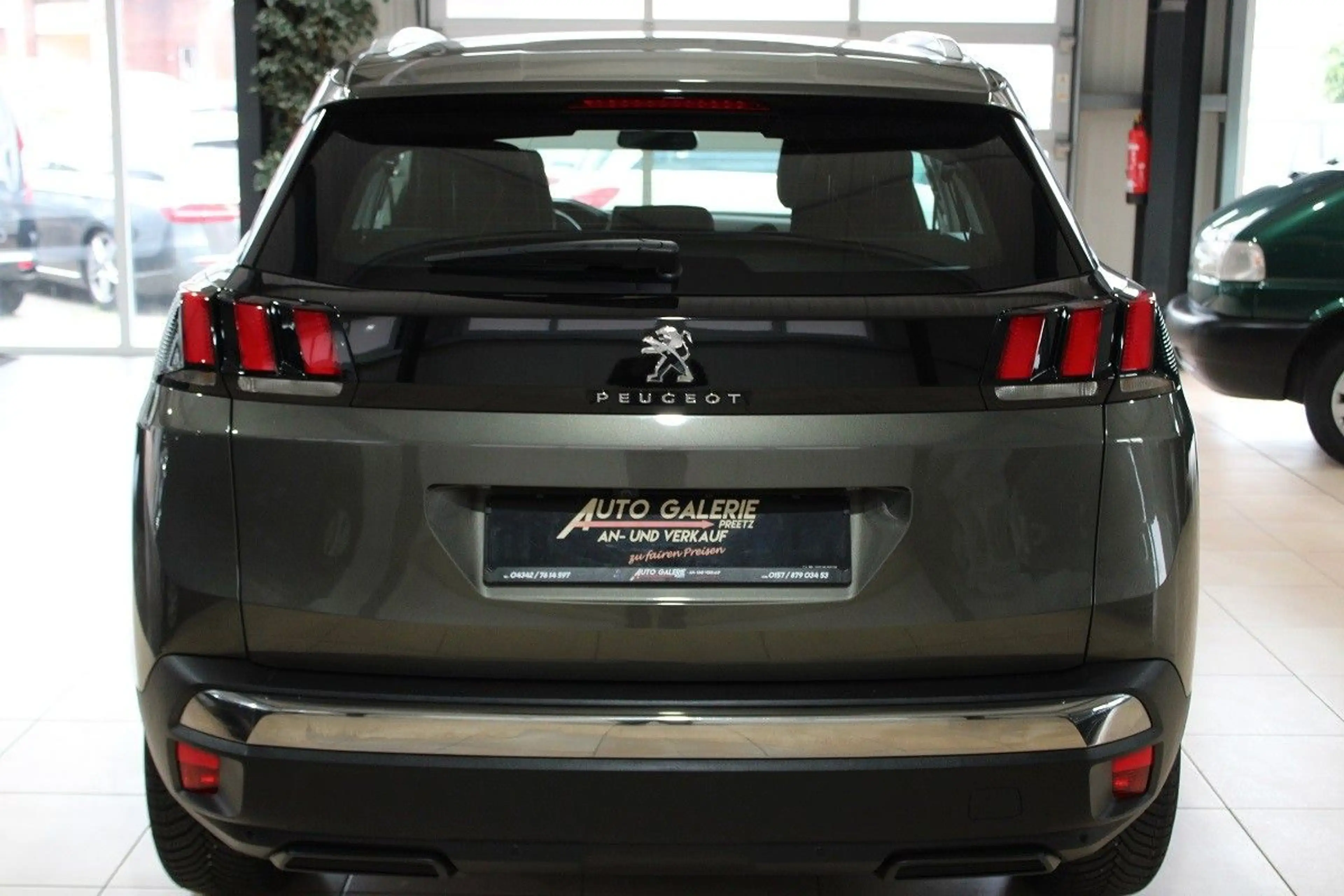 Peugeot 3008 Active 1,5 HDi*Automatik*1.Hand.Tüv NEU*EU6 — photo 4