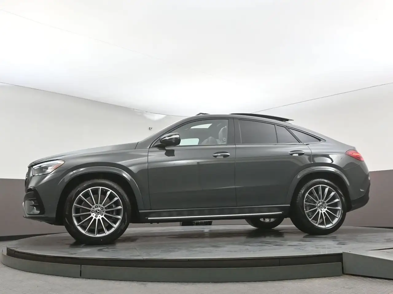 Mercedes-Benz GLE снимка Mercedes-Benz GLE
