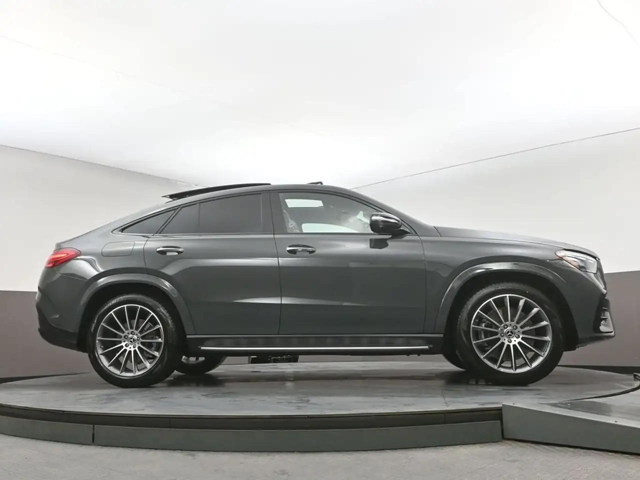 Mercedes-Benz GLE снимка Mercedes-Benz GLE