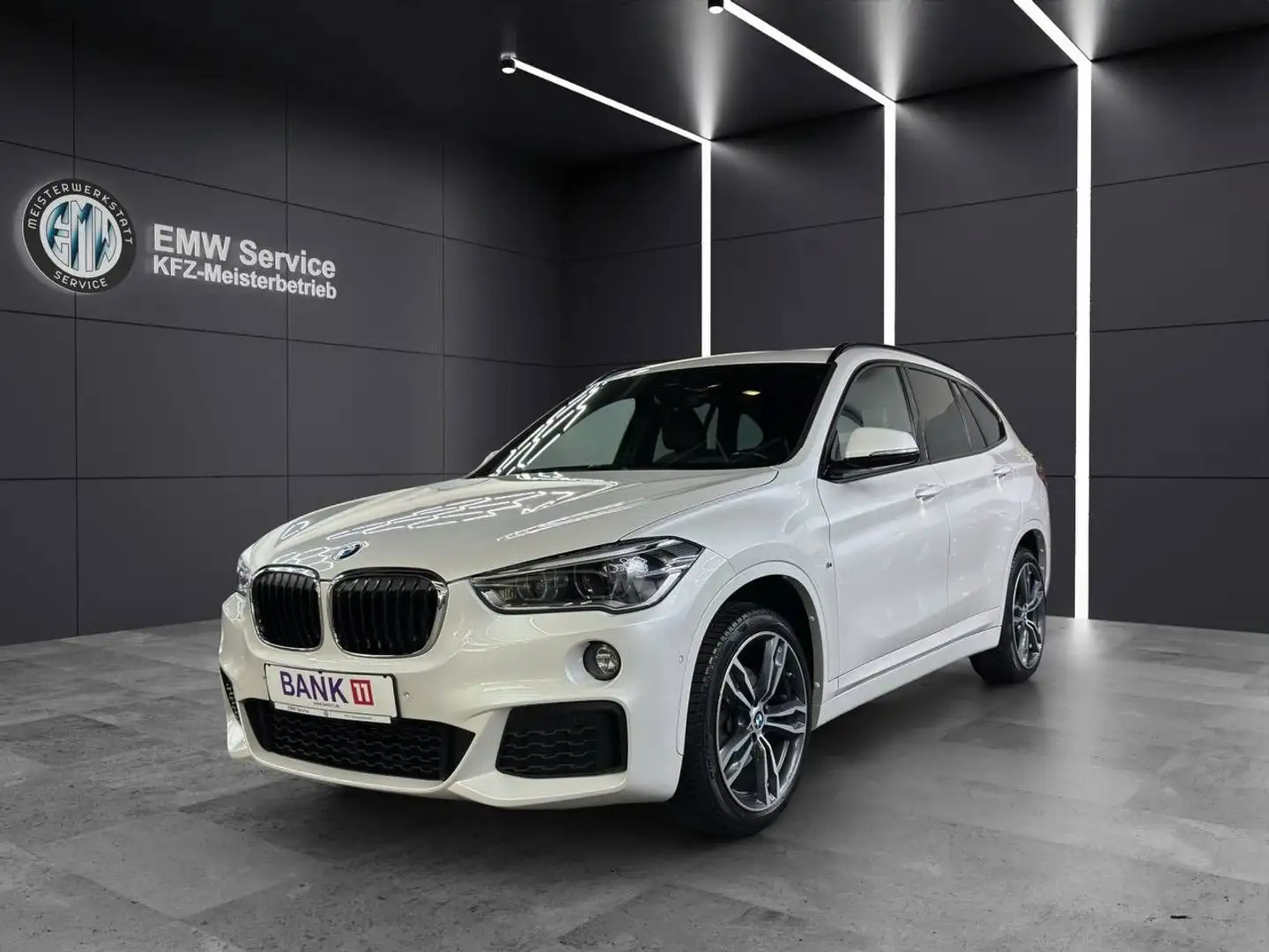BMW X1 18d F48 Aut. xDrive M-Sport AHK HUD Pano HiFi Bianco - 1