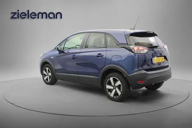 Opel Crossland view 3