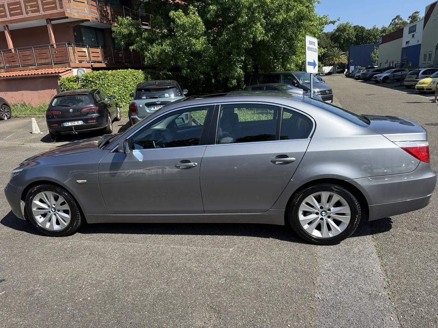 BMW 523 IV (E60) 523i 190ch Luxe Gris - 2