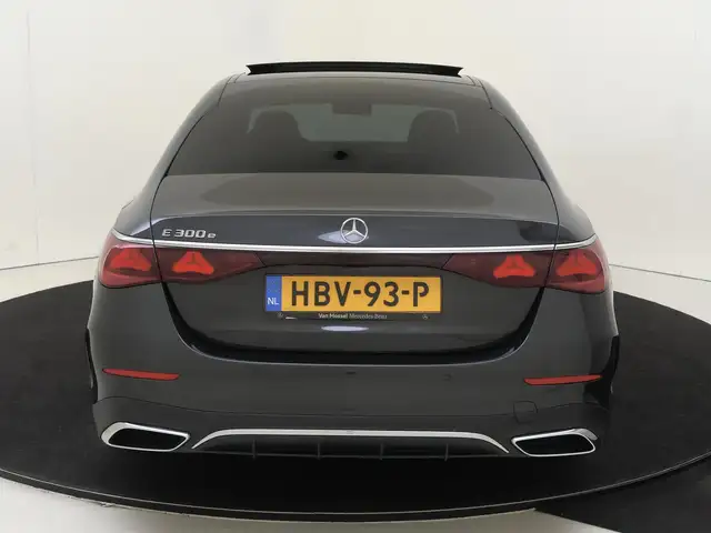Mercedes-Benz E-Class view 7