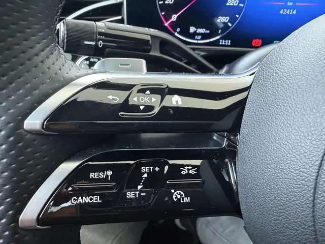Mercedes-Benz E-Class view 13