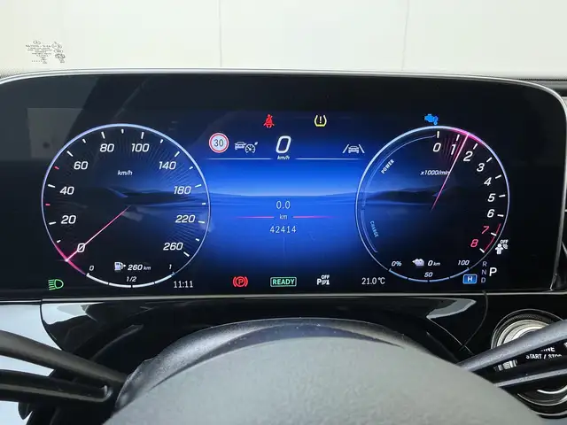 Mercedes-Benz E-Class view 12
