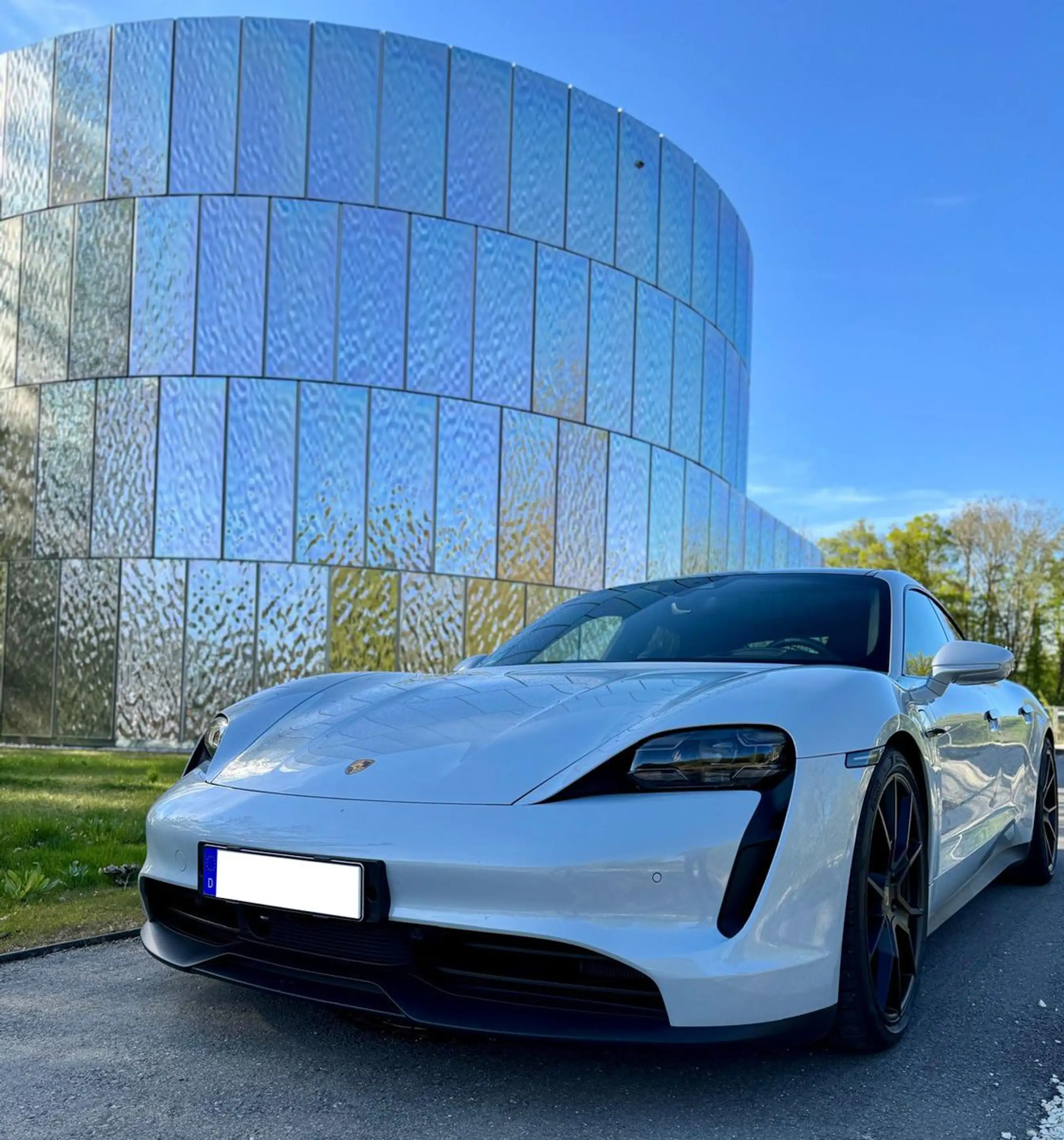 Porsche Taycan 4 S*Chrono*Vectoring*Pano*Luft*Matrix*HUD — photo 8