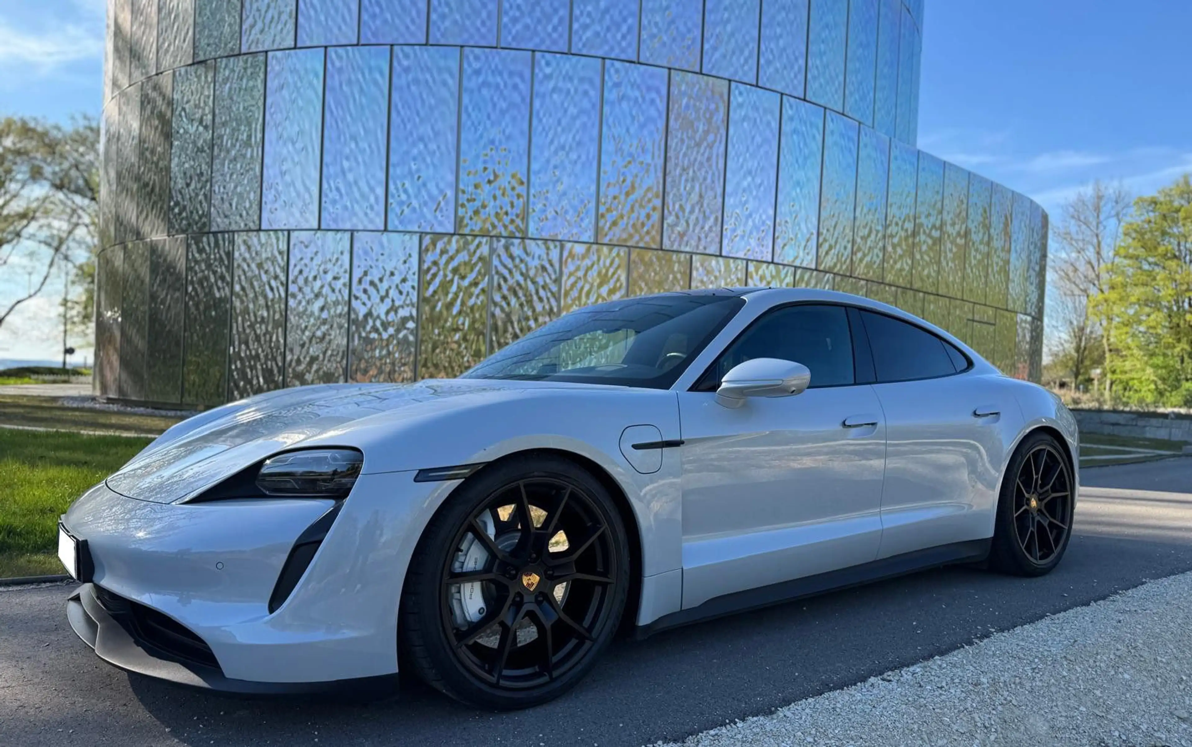 Porsche Taycan 4 S*Chrono*Vectoring*Pano*Luft*Matrix*HUD — photo 11