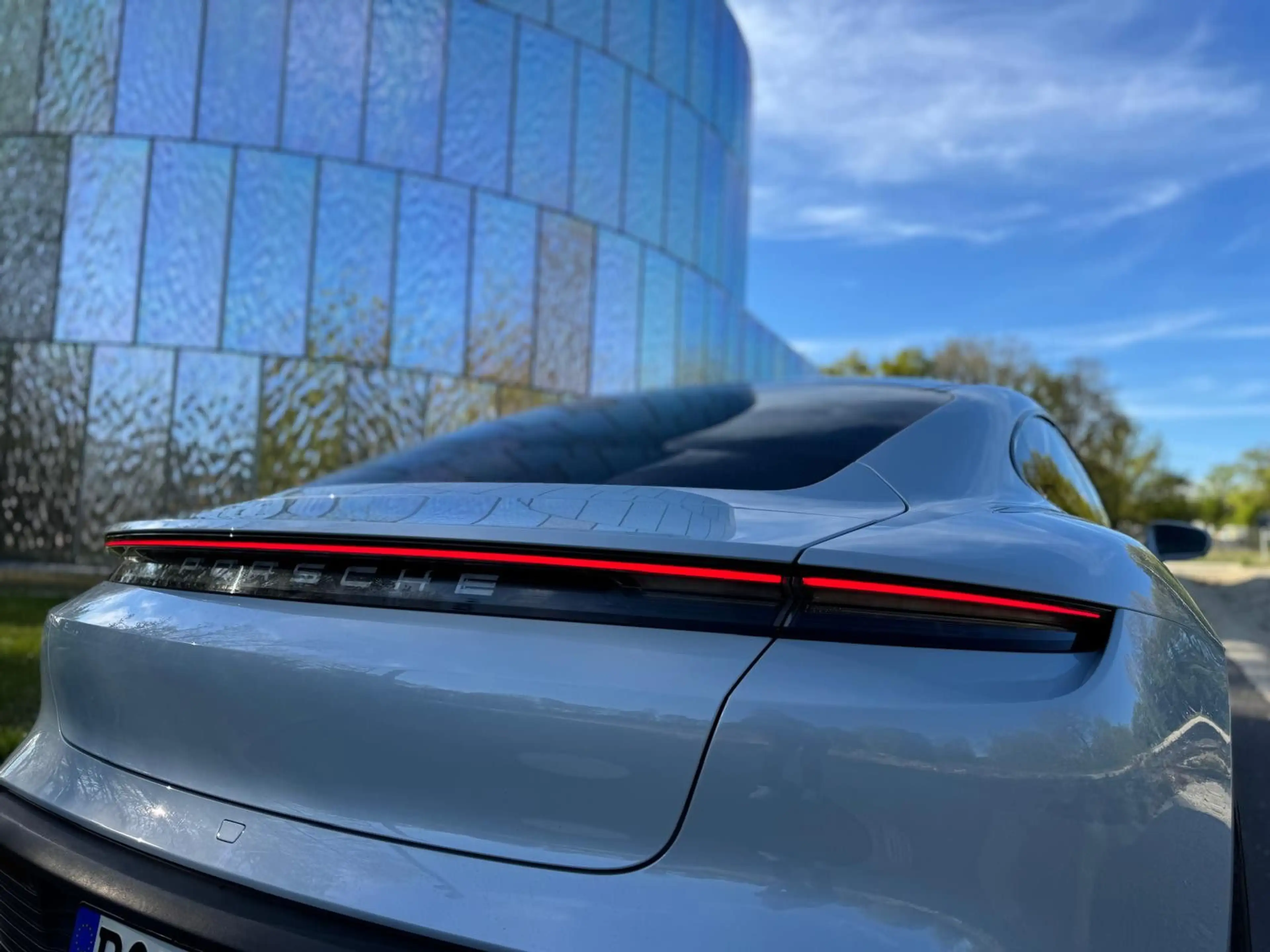 Porsche Taycan 4 S*Chrono*Vectoring*Pano*Luft*Matrix*HUD — photo 4