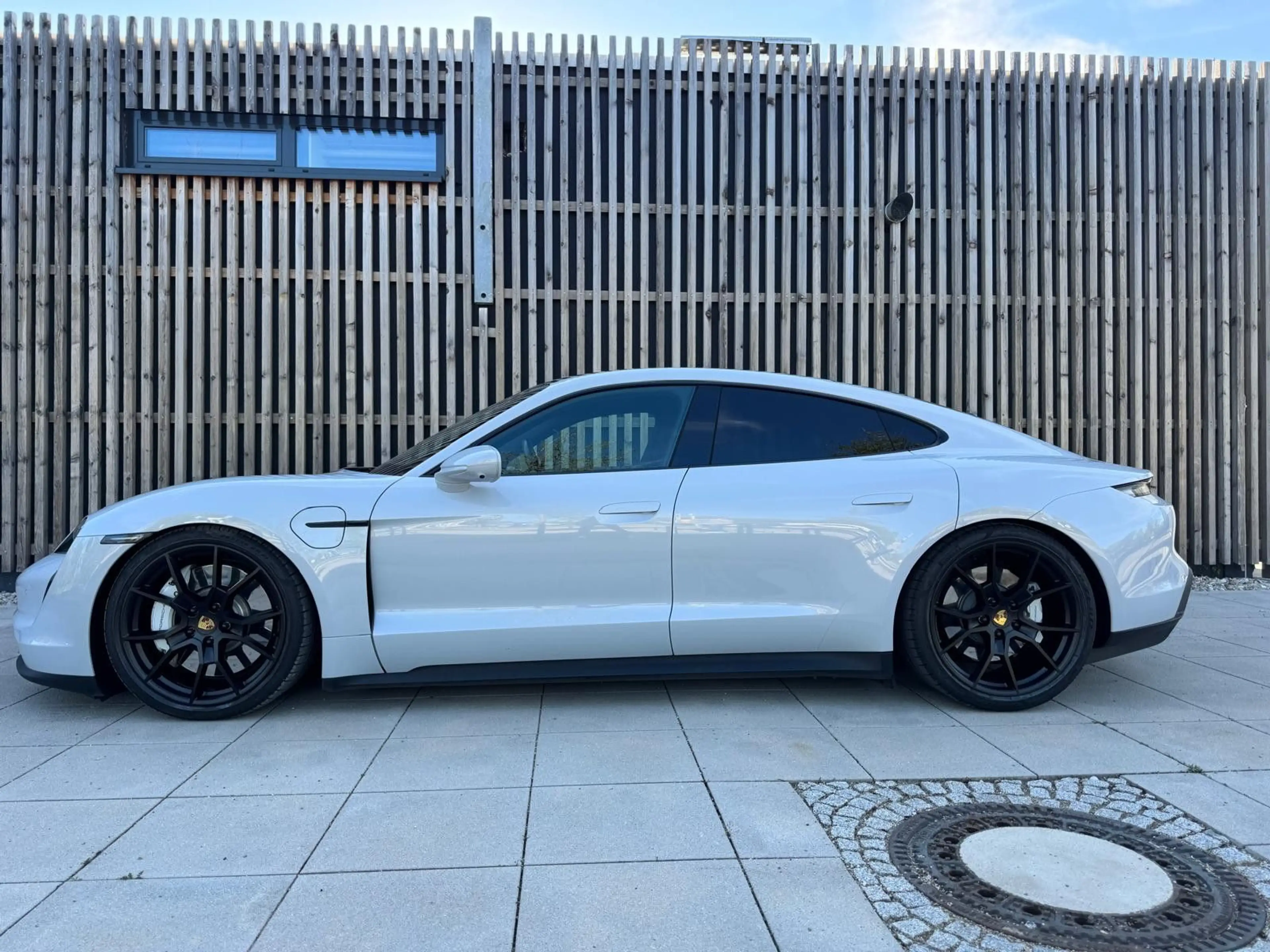 Porsche Taycan 4 S*Chrono*Vectoring*Pano*Luft*Matrix*HUD — photo 9