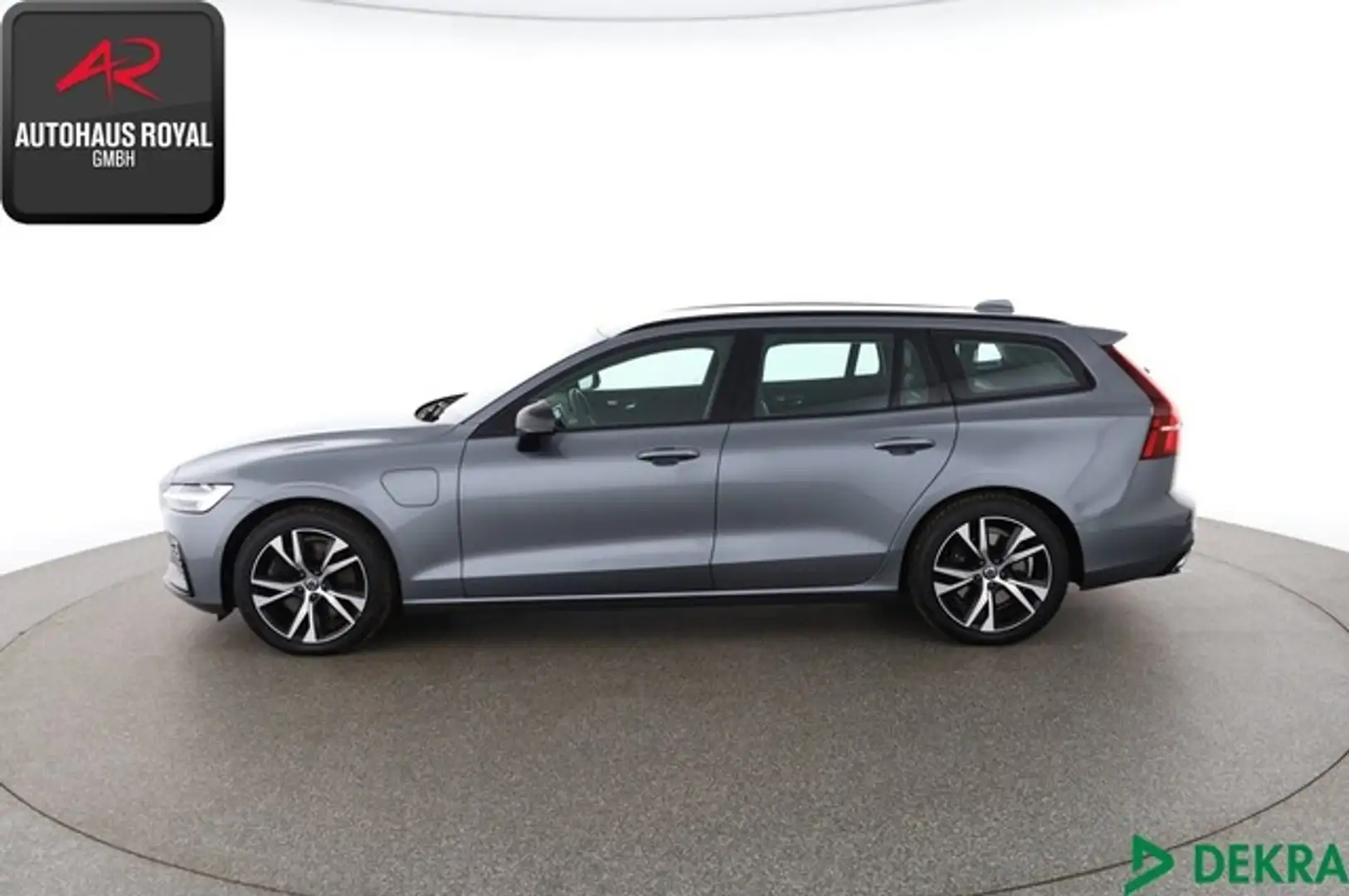 Volvo V60 T6 AWD R DESIGN RECHARGE KEYLESS,KAMERA,1.HD Grau - 2