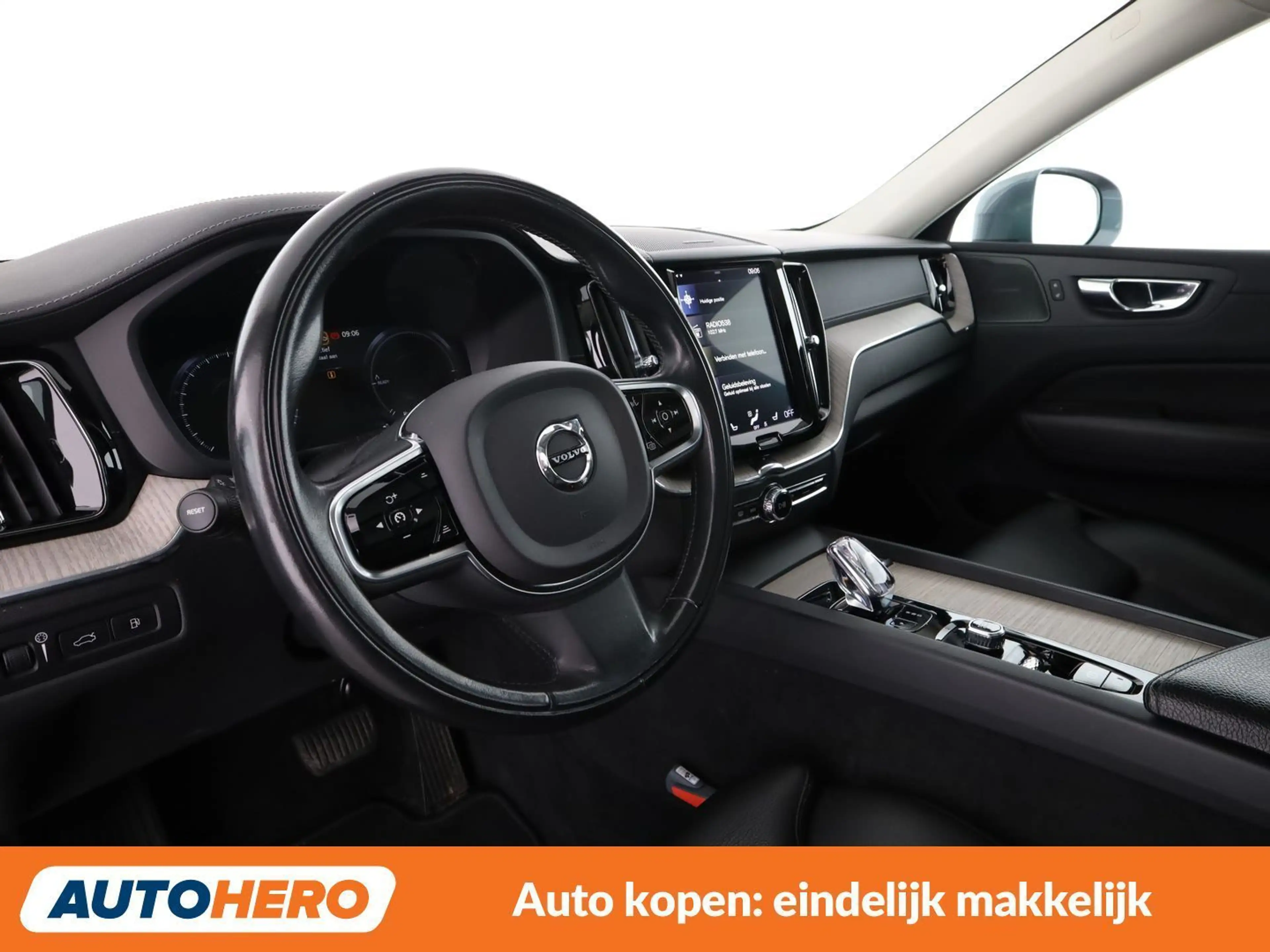 Volvo XC60 2.0 T8 Plug-in Hybrid Inscription AWD — photo 11