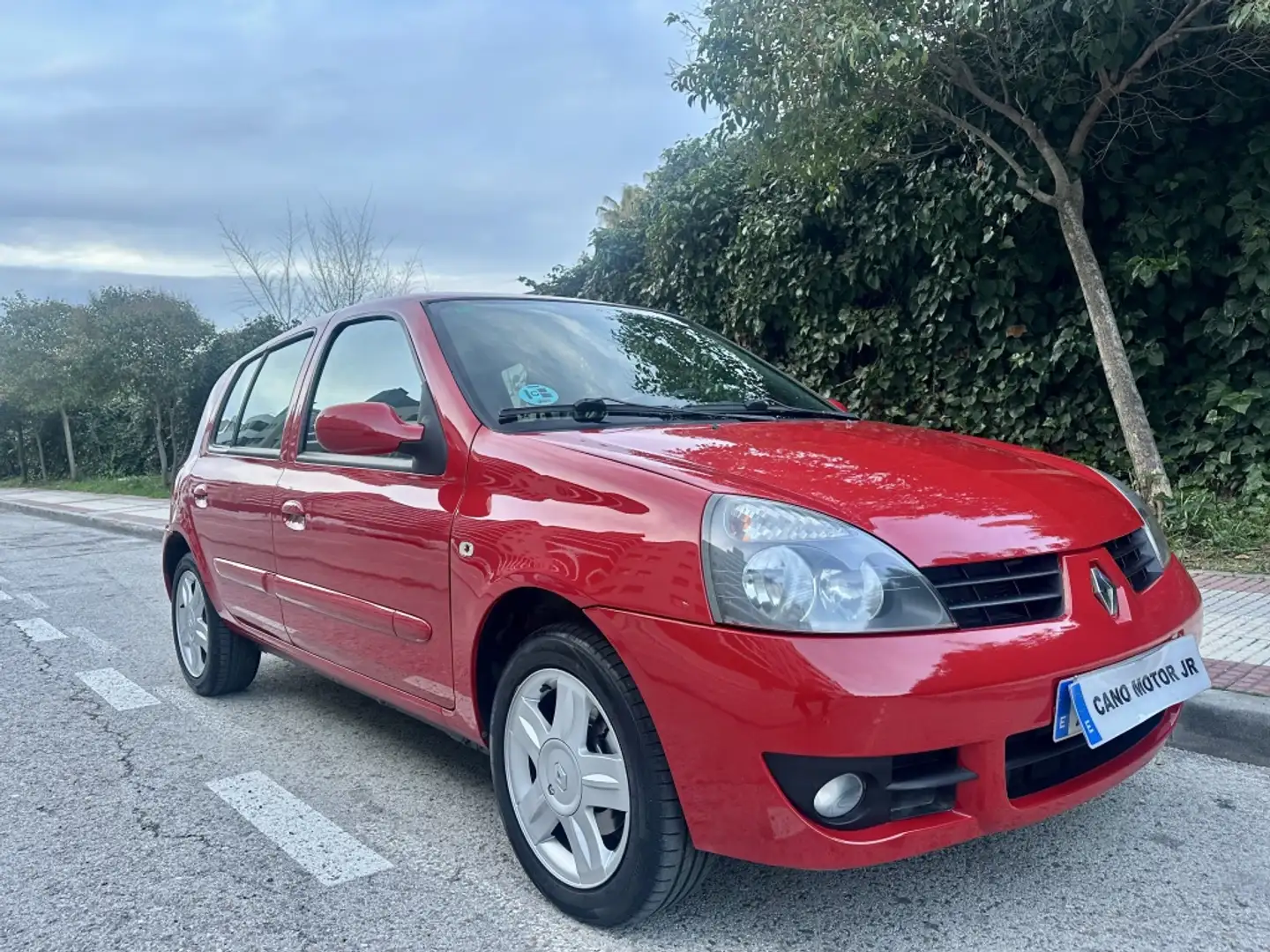 Renault Clio 1.2 16v Campus Rojo - 1