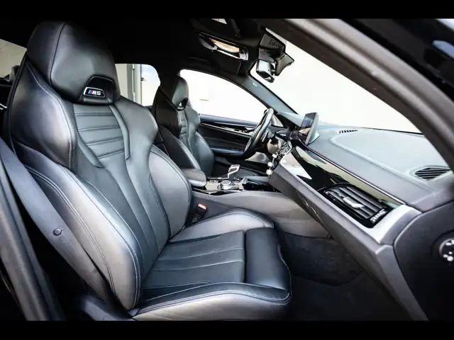 BMW M5 view 14