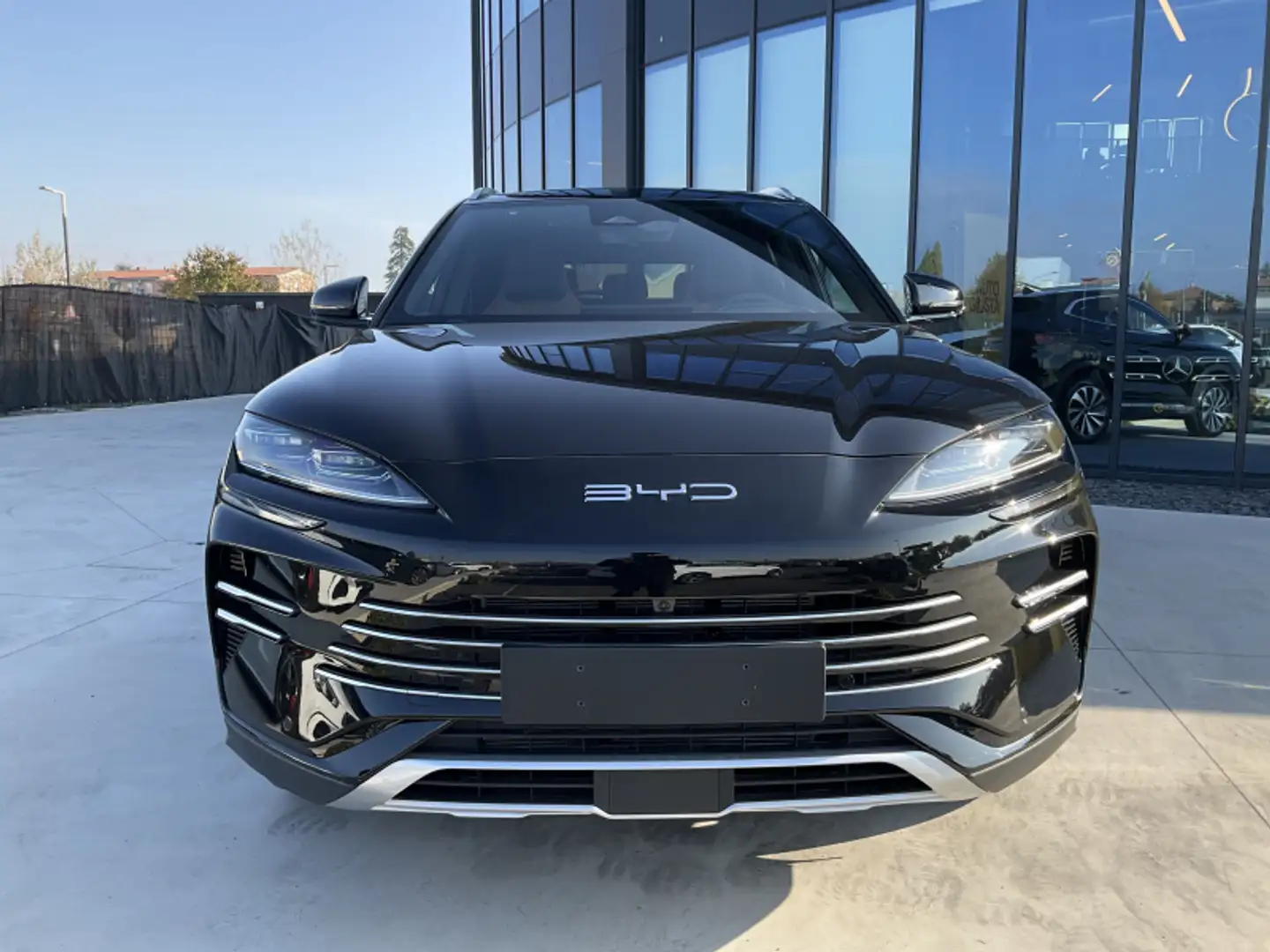 BYD 1.5 218 CV PHEV Boost Чорний - 2