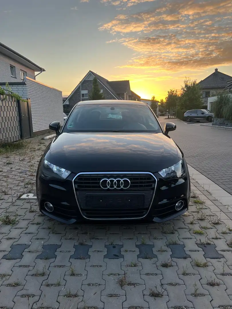 Audi A1 attraction Schwarz - 2